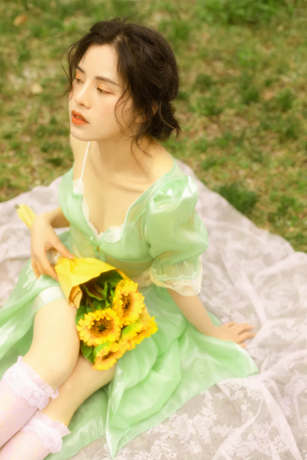 [YITUYU艺图语]2023.04.03 躺进浪漫里 安妮[22+1P/394MB]