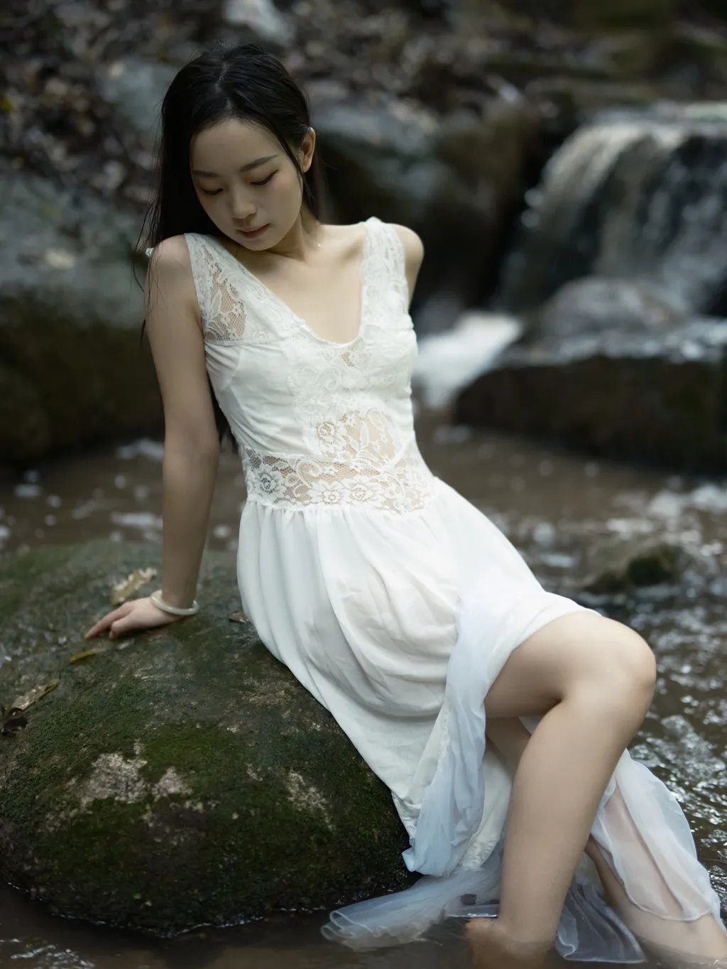 [YITUYU艺图语]2022.12.01 溪水流光 QQ[44+1P/718MB]