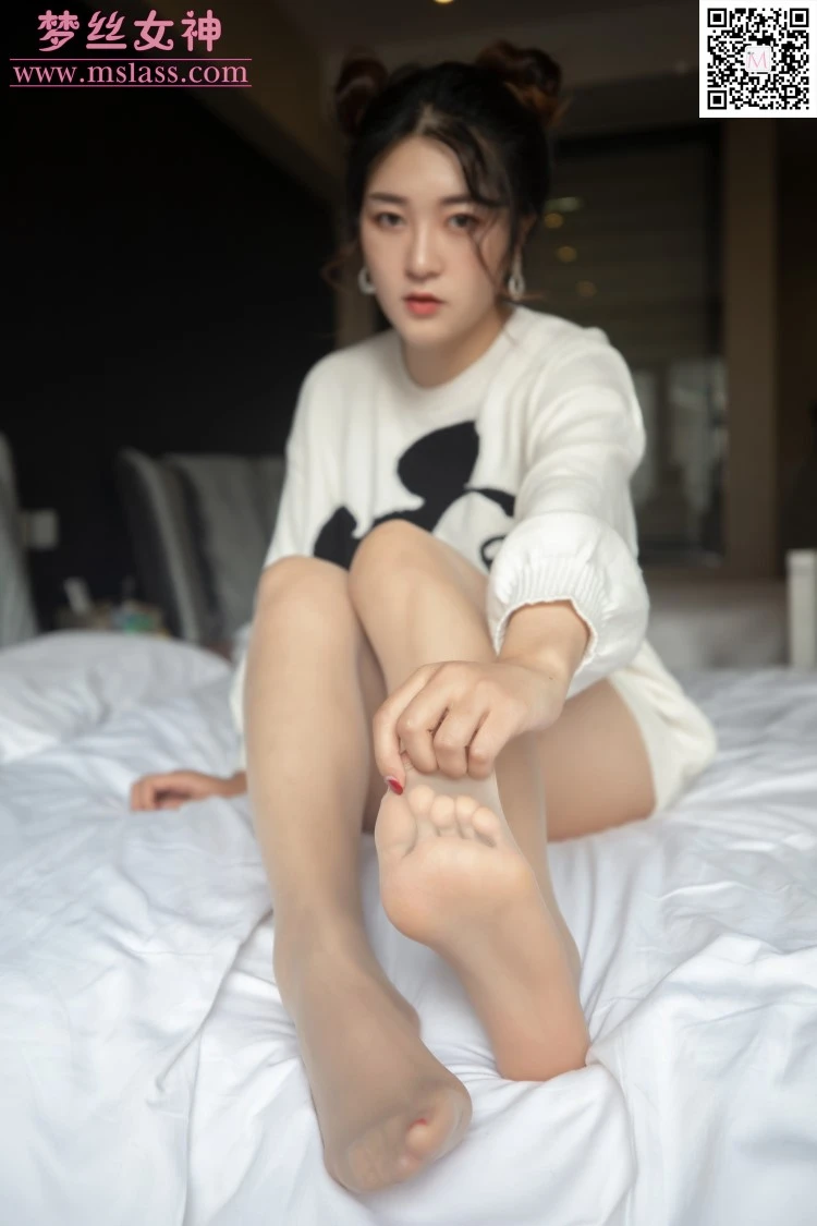 [MSLASS梦丝女神] 2019-11-12 雨晨 白卫衣下的美 [64P-461MB]