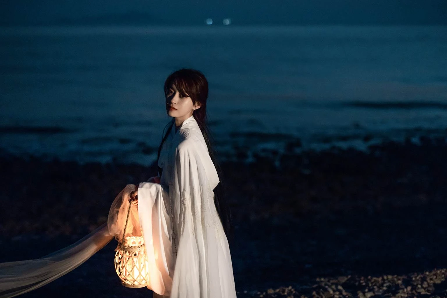 [YITUYU艺图语]2022.11.05 夜探故人 壹萱-[25+1P/405MB]