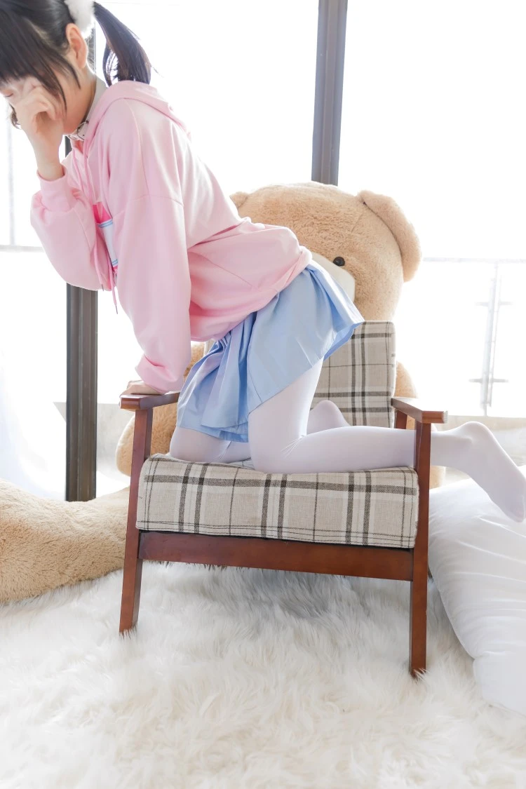 喵写真 早期作品09 白丝少女居家写真 [104P/1V/643MB]