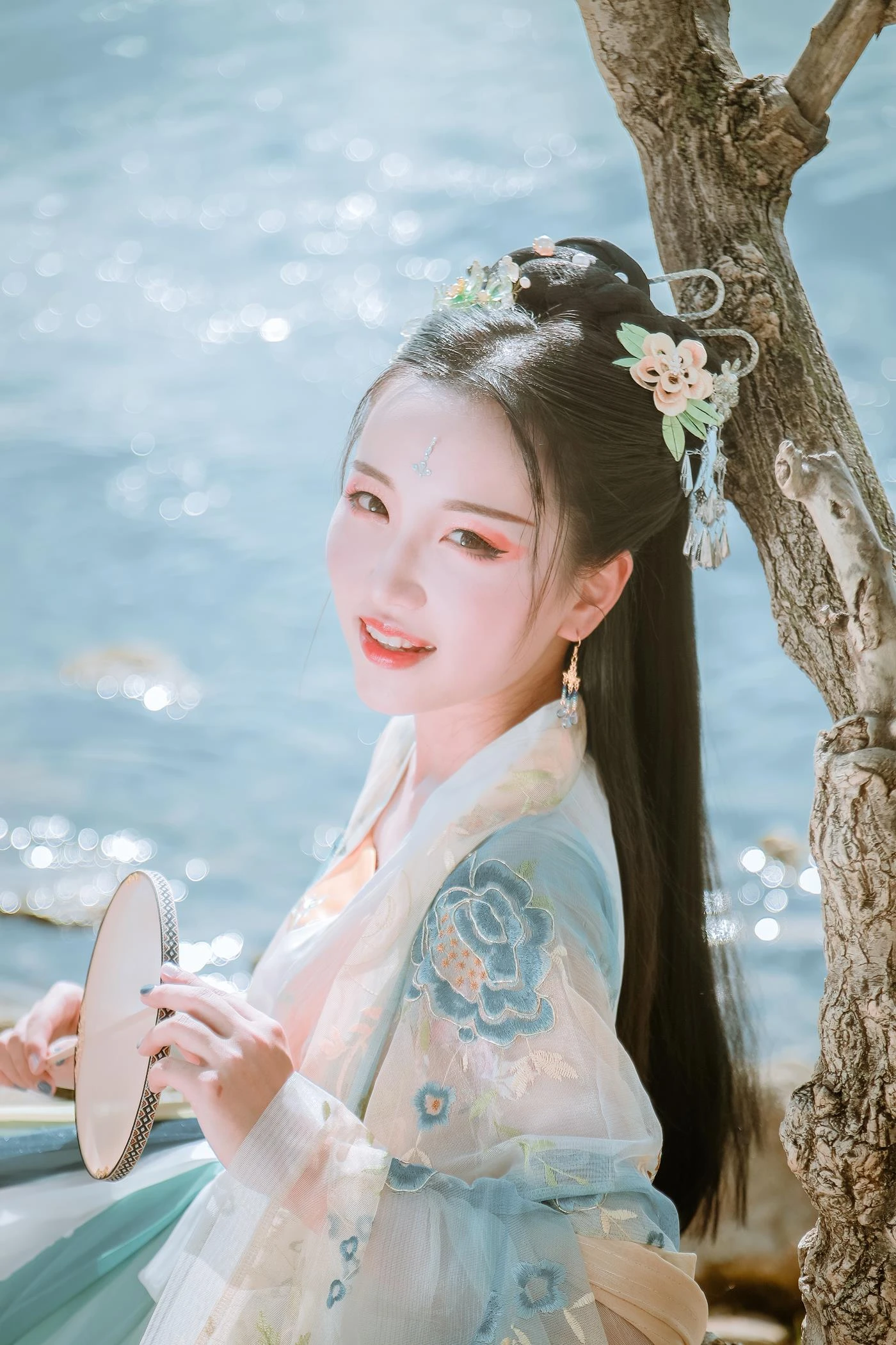 [YITUYU艺图语] 2022.01.29 清水出芙蓉 Julie [23P/308MB]