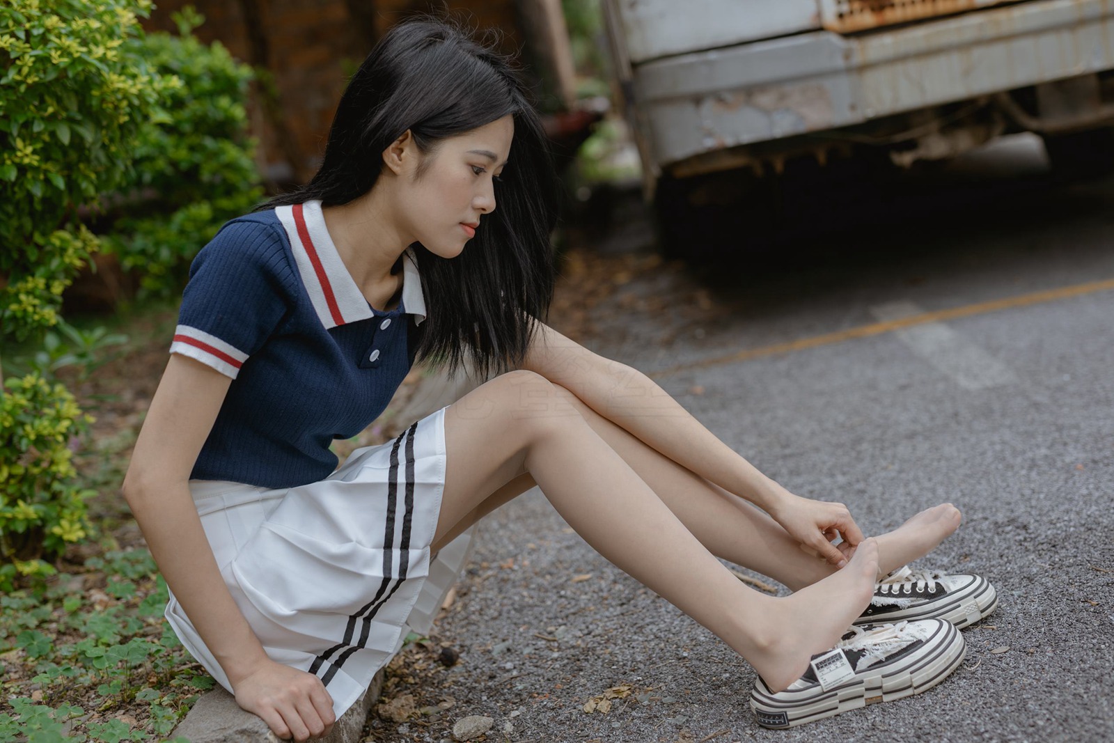 尤蜜丝 NO.048 穿搭推广展示图集 绝对领域[51P/431MB]