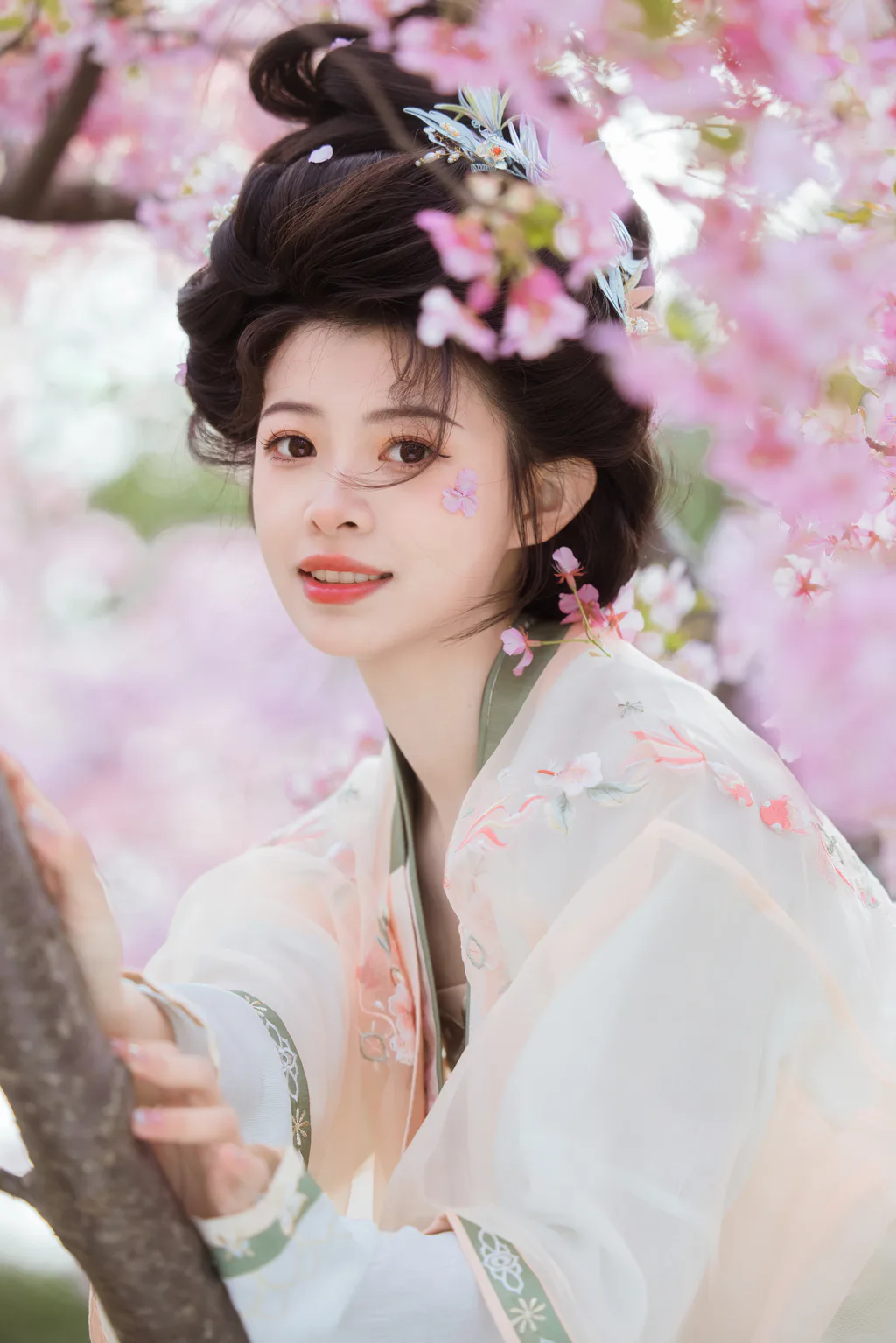 [YITUYU艺图语]2023.03.23 樱落雨 姚姚[28+1P/555MB]