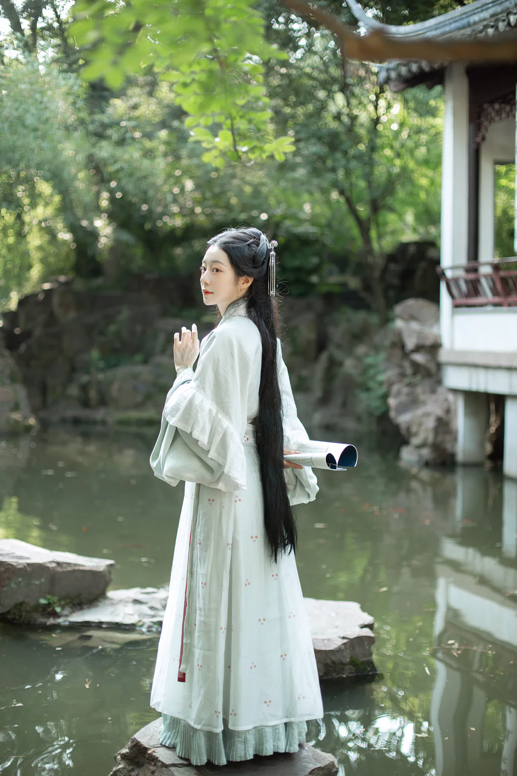 [YITUYU艺图语]2023.01.14 人生若无梦 终世无洪荒 逢一[25+1P/161MB]