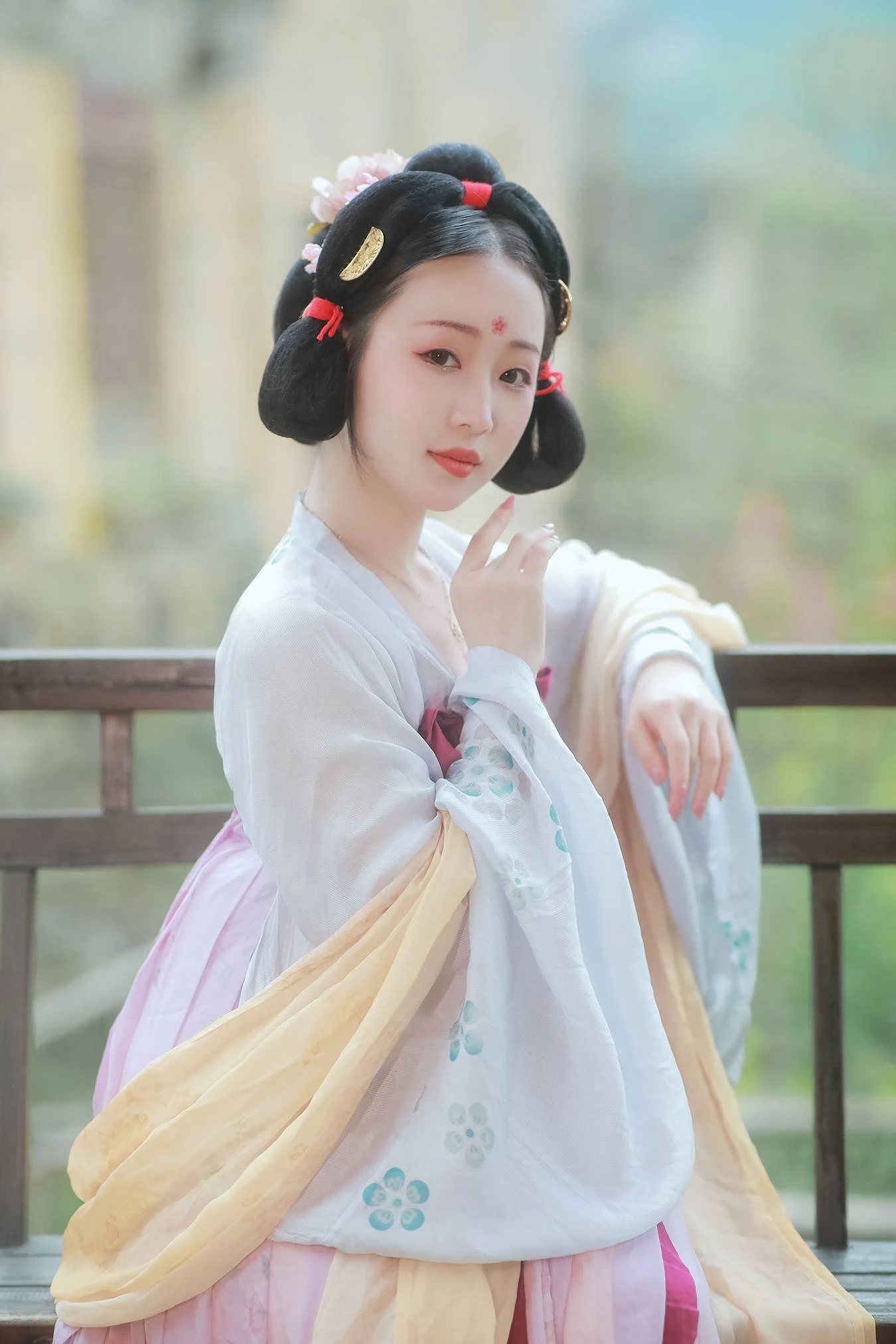 [YITUU艺图语] 2022.04.04 有美一人 大头小甜甜 [22P/326MB]