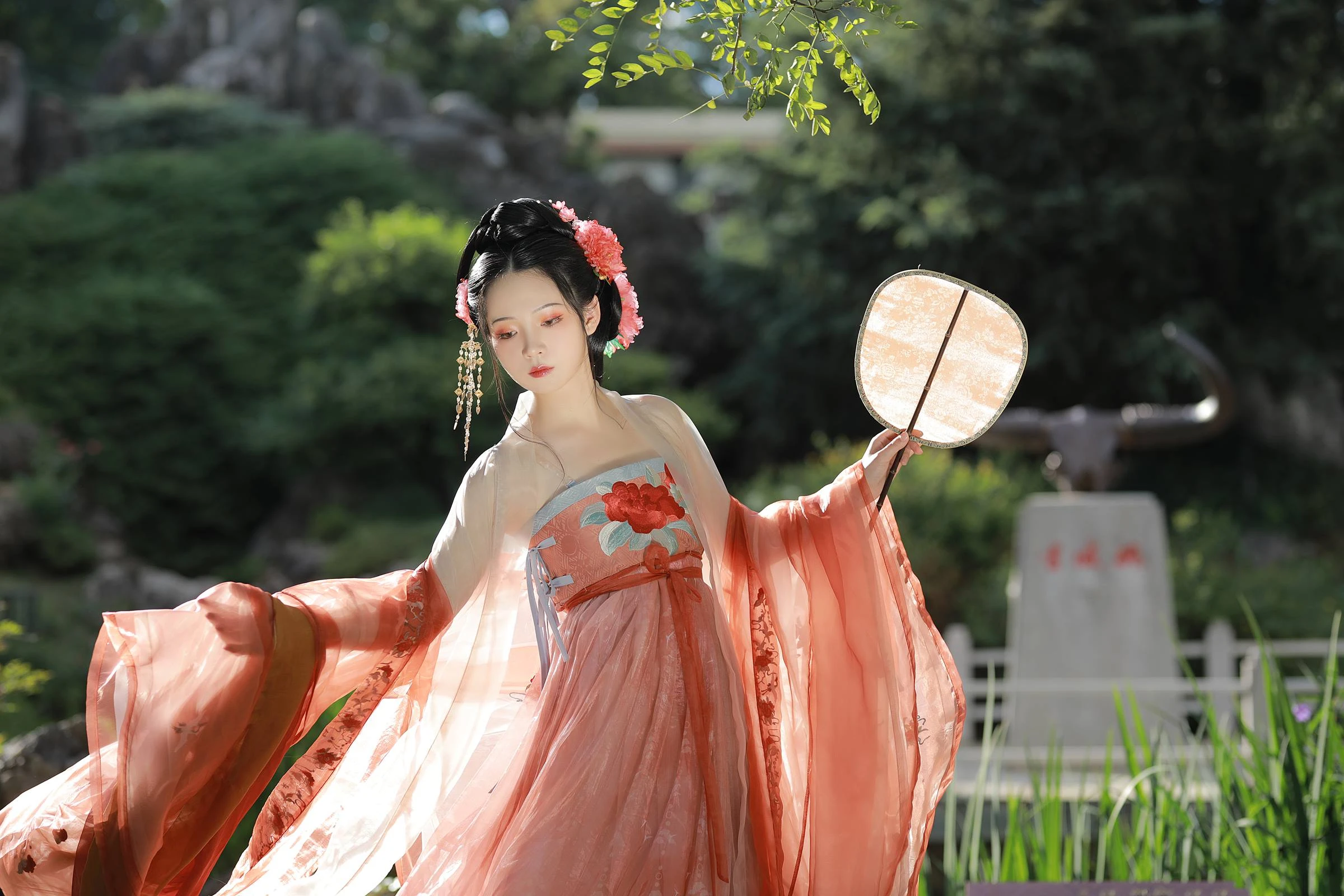 [YITUYU艺图语]2022.09.06 美仁迈兮音尘阙 落花人独立[33+1P/662MB]