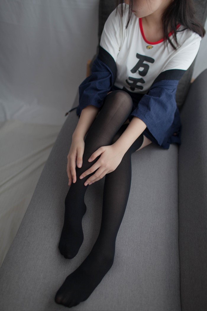 少女秩序 VOL.006 黑丝小解解 [55P/171MB]