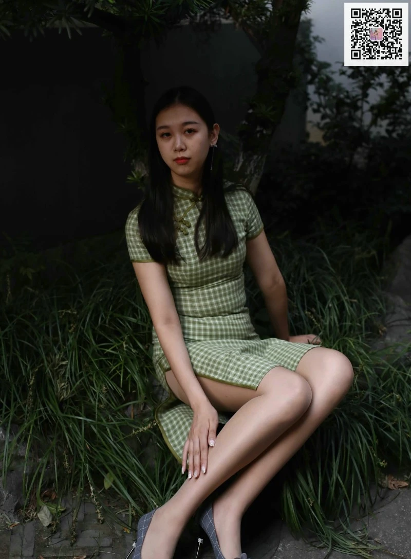 奈丝写真 NO.151：乐乐-修长美腿配肉丝 [46P/115M]