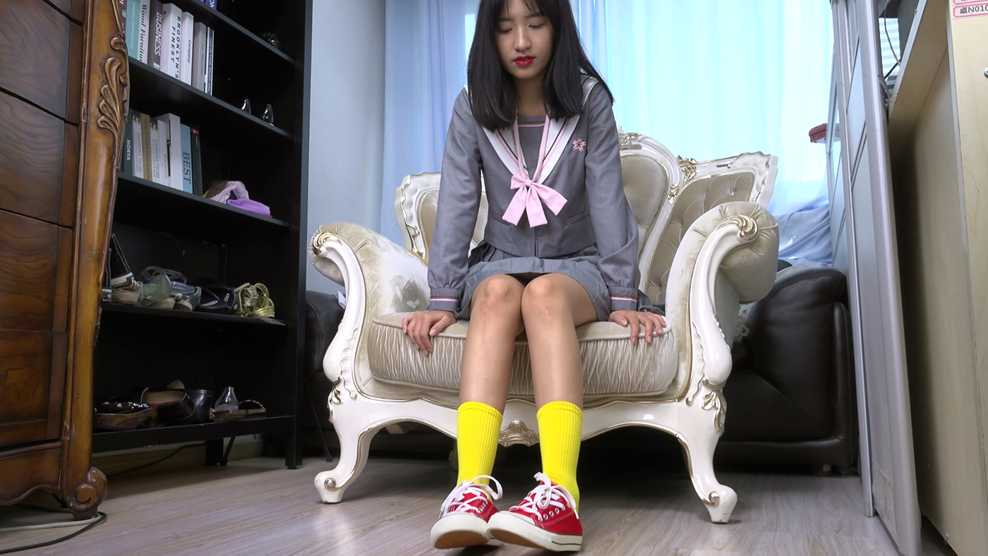 [Sexy Asian Girls Feet]NO.054 雪菲脱掉帆布鞋把脚纹路给你看[227P/600MB]