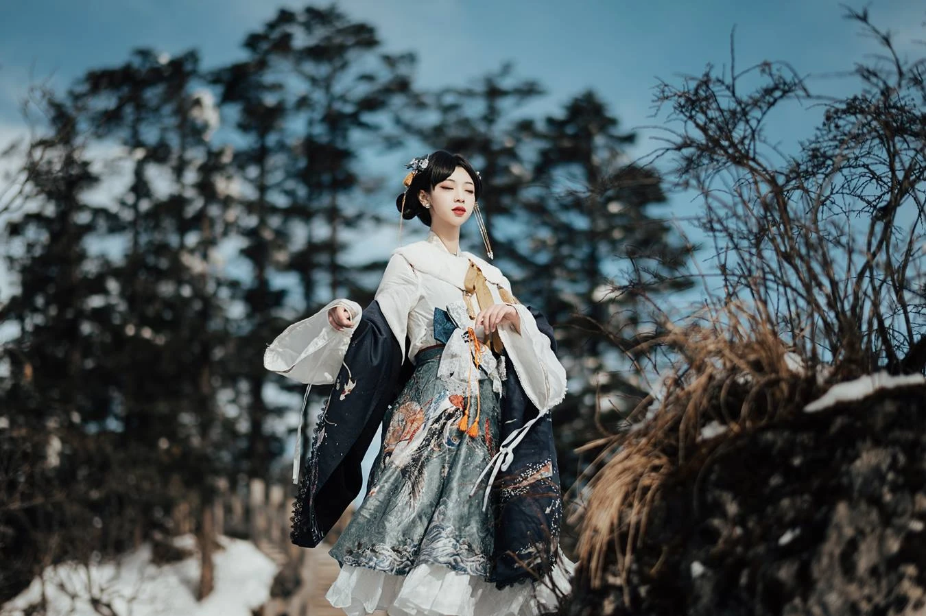 [YITUU艺图语] 2022.05.18 南山雪 池子 [22P/191MB]