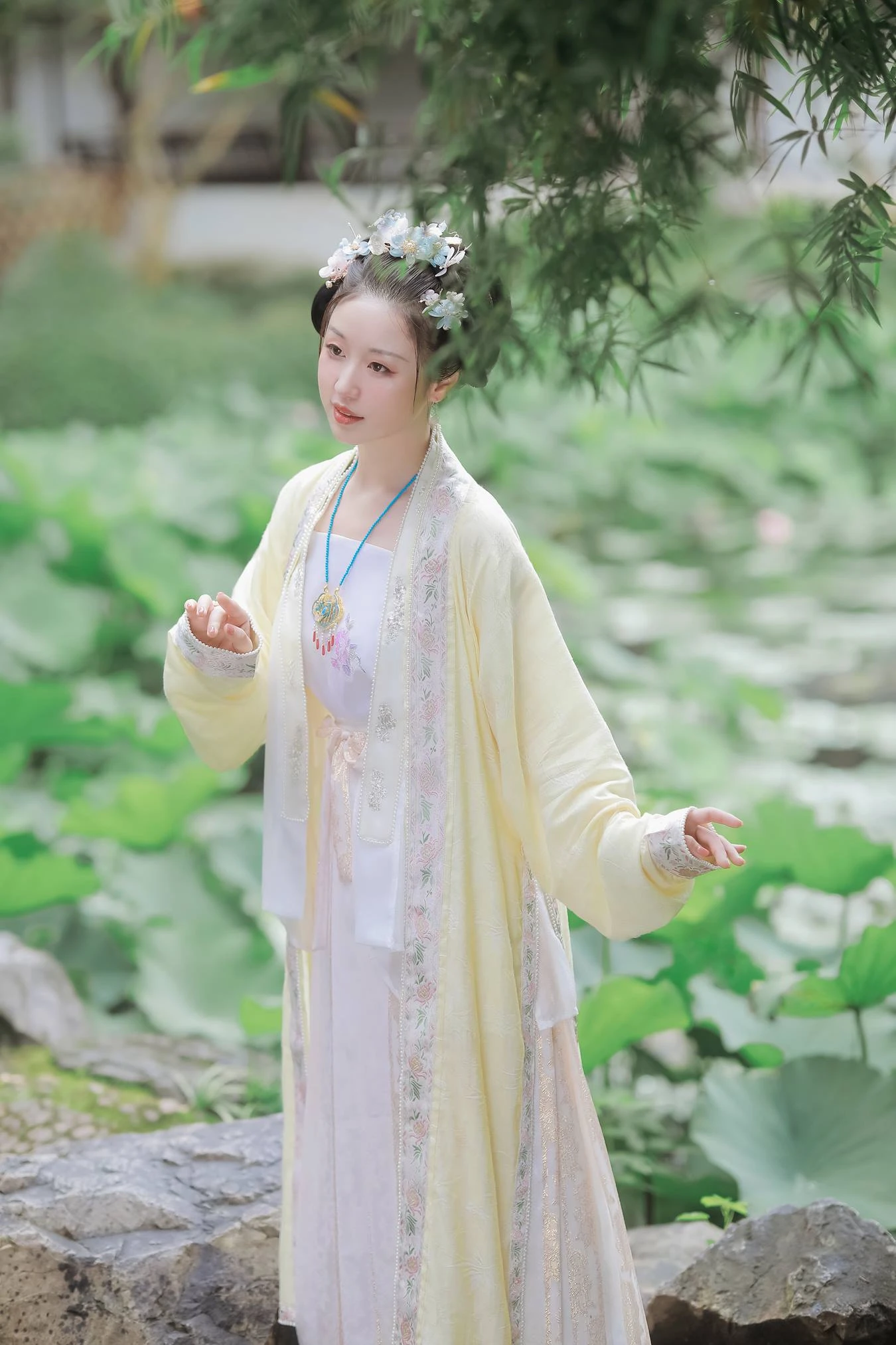 [YITUU艺图语] 2022.03.19 雨霖霖 大头小甜甜 [30P/473MB]