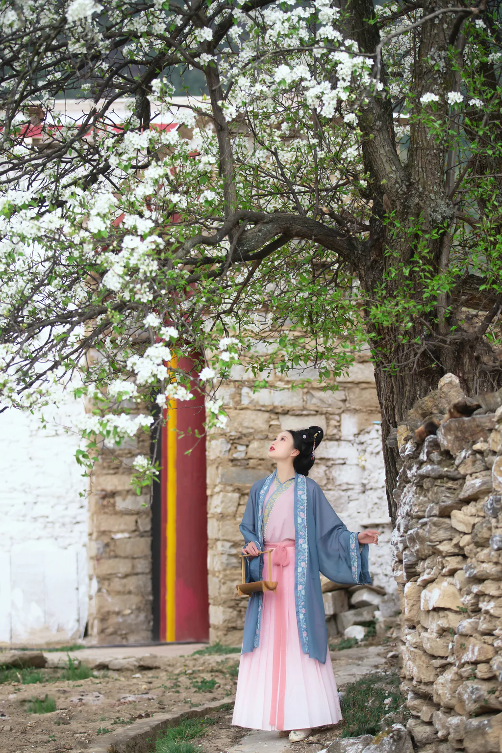 [YITUYU艺图语]2023.04.11 春深处 薇薇 [42+1P/778MB]