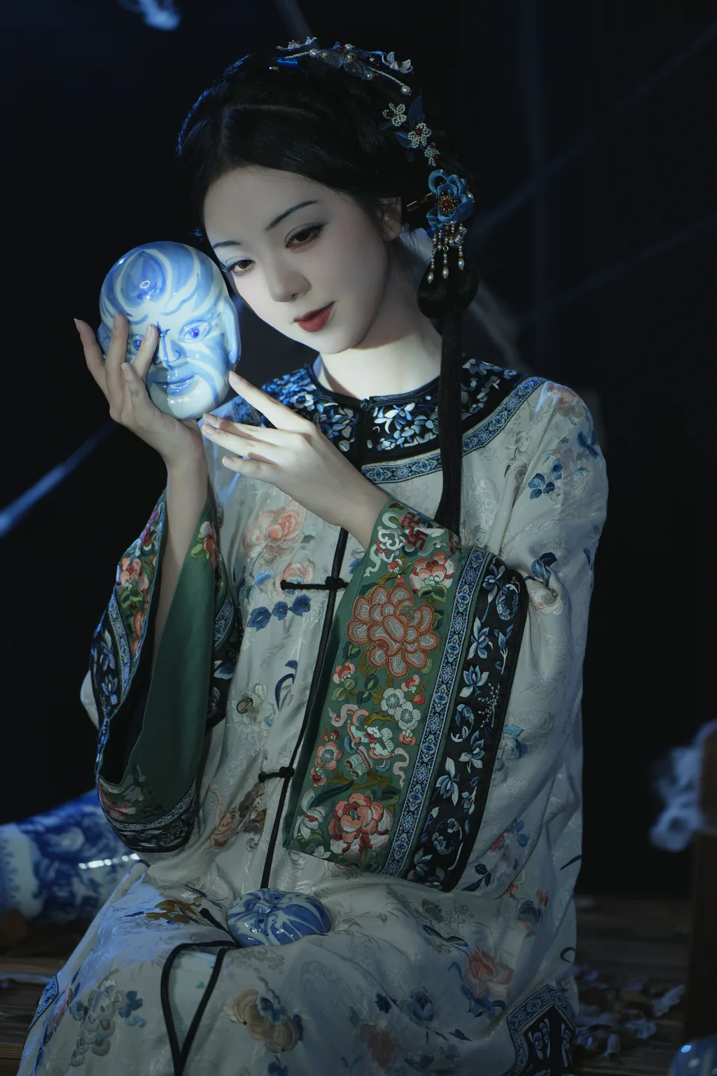 [YITUYU艺图语]2023.05.21 蒙尘的青花瓷 千雪呀[20+1P/273MB]