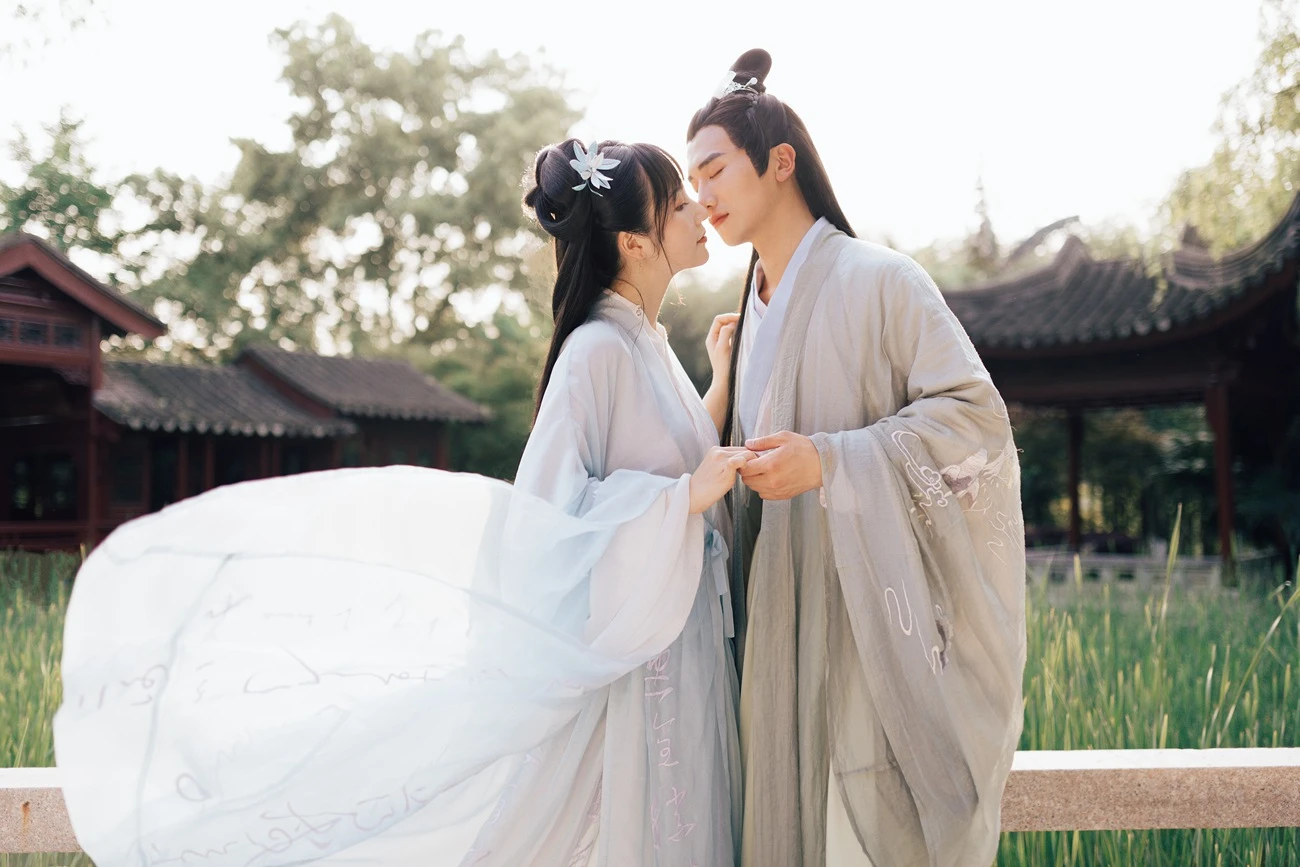 [YITUYU艺图语] 2021.08.30 神仙眷侣 清水 [28P/546MB]
