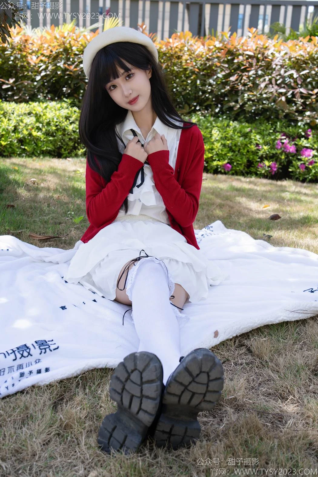 甜予摄影 NO.197 小甜桃-皮鞋、大腿袜、裸足[143P/2V/9.52GB]