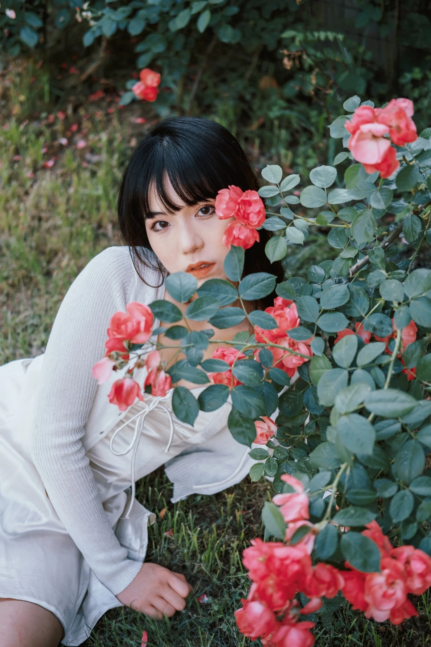 [YITUYU艺图语] 2022.06.10 蔷薇花下 依依 [25P/385MB]