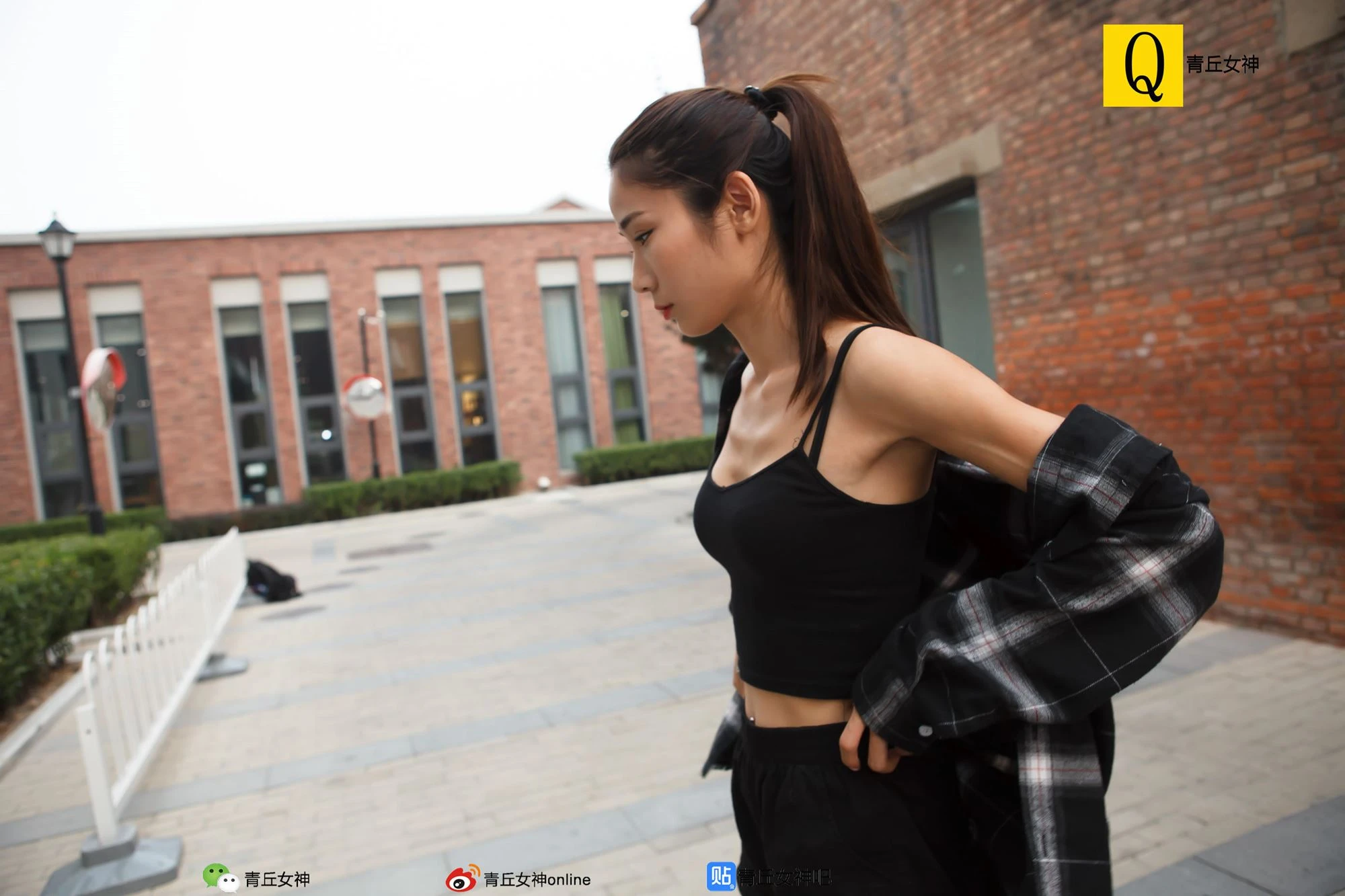 [青丘女神] NO.040 红丝袜 [99P/57.8MB]
