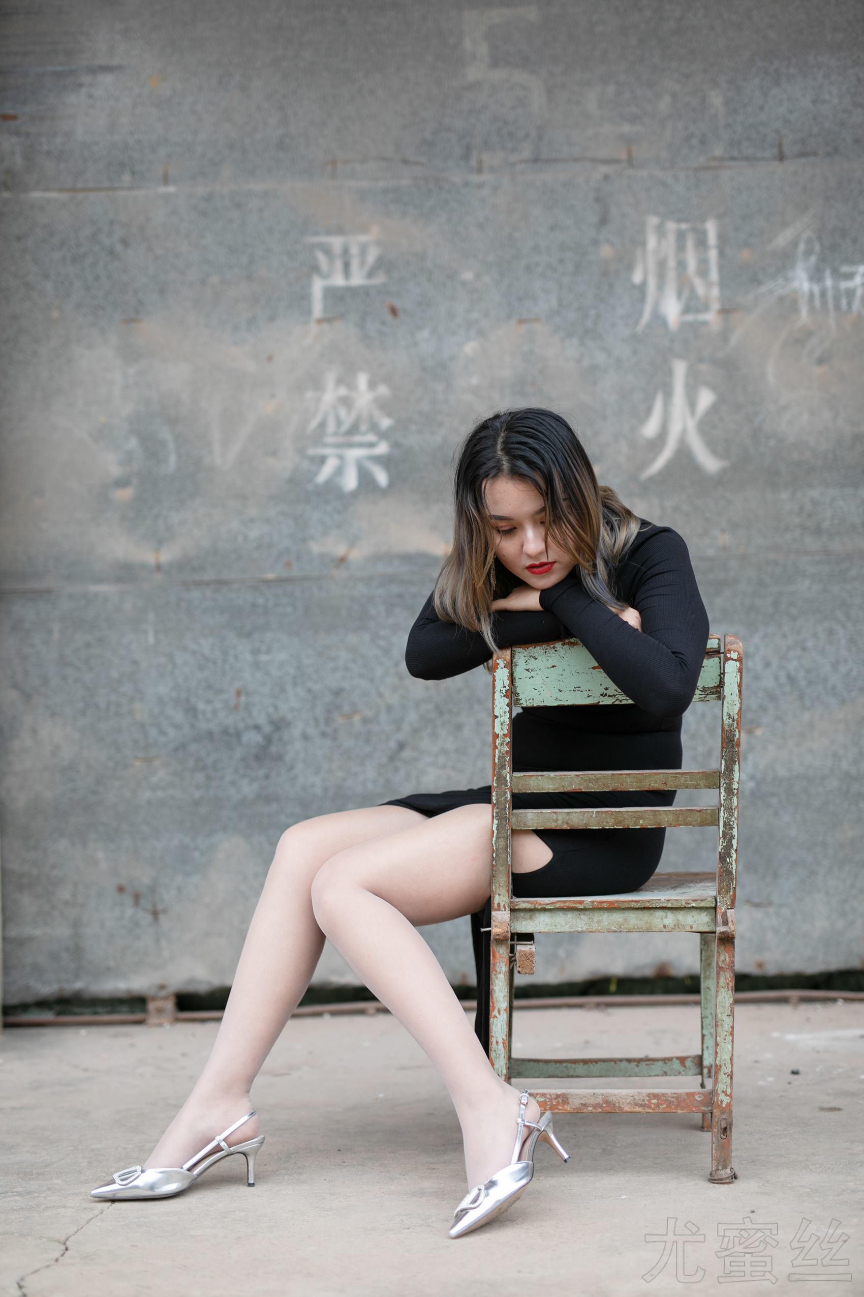 尤蜜丝 NO.043 穿搭推广展示图集 记忆中的老宅[54P/308MB]