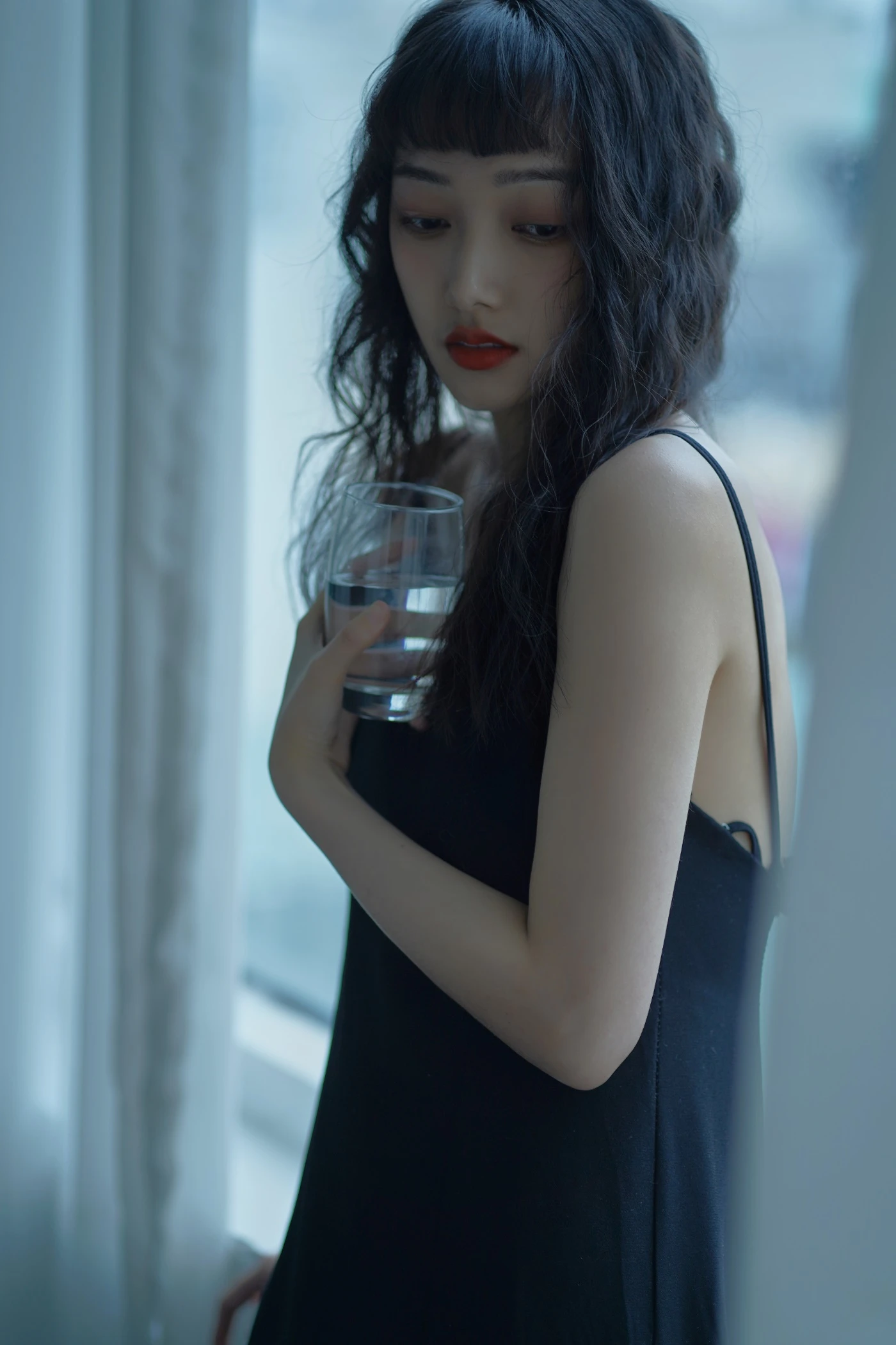 [YITUYU艺图语] 2022.06.07 被雨伤透 潇潇 [27P/307MB]