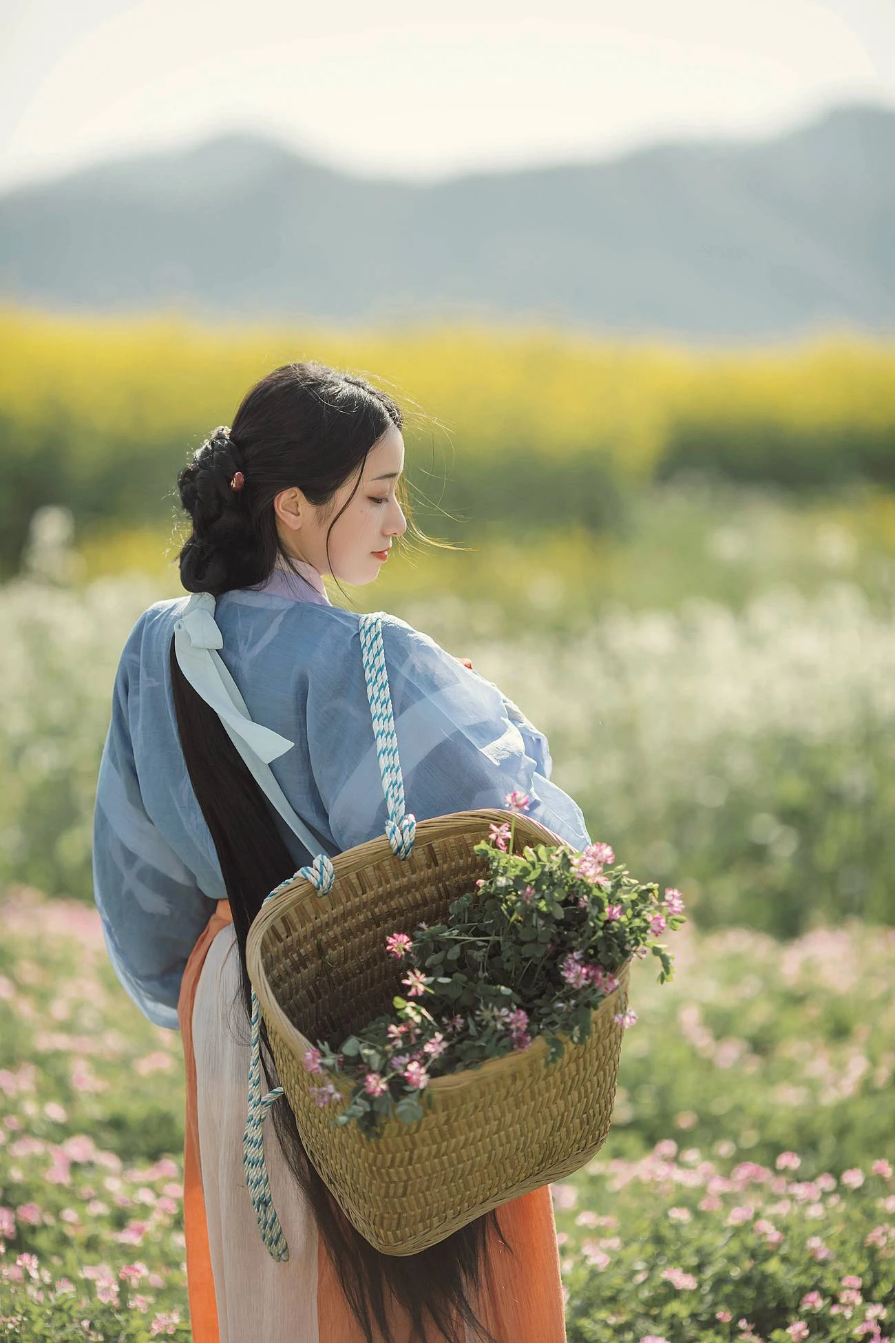 [YITUYU艺图语] 2022.01.11 诗经 小清菡 [33P/287MB]