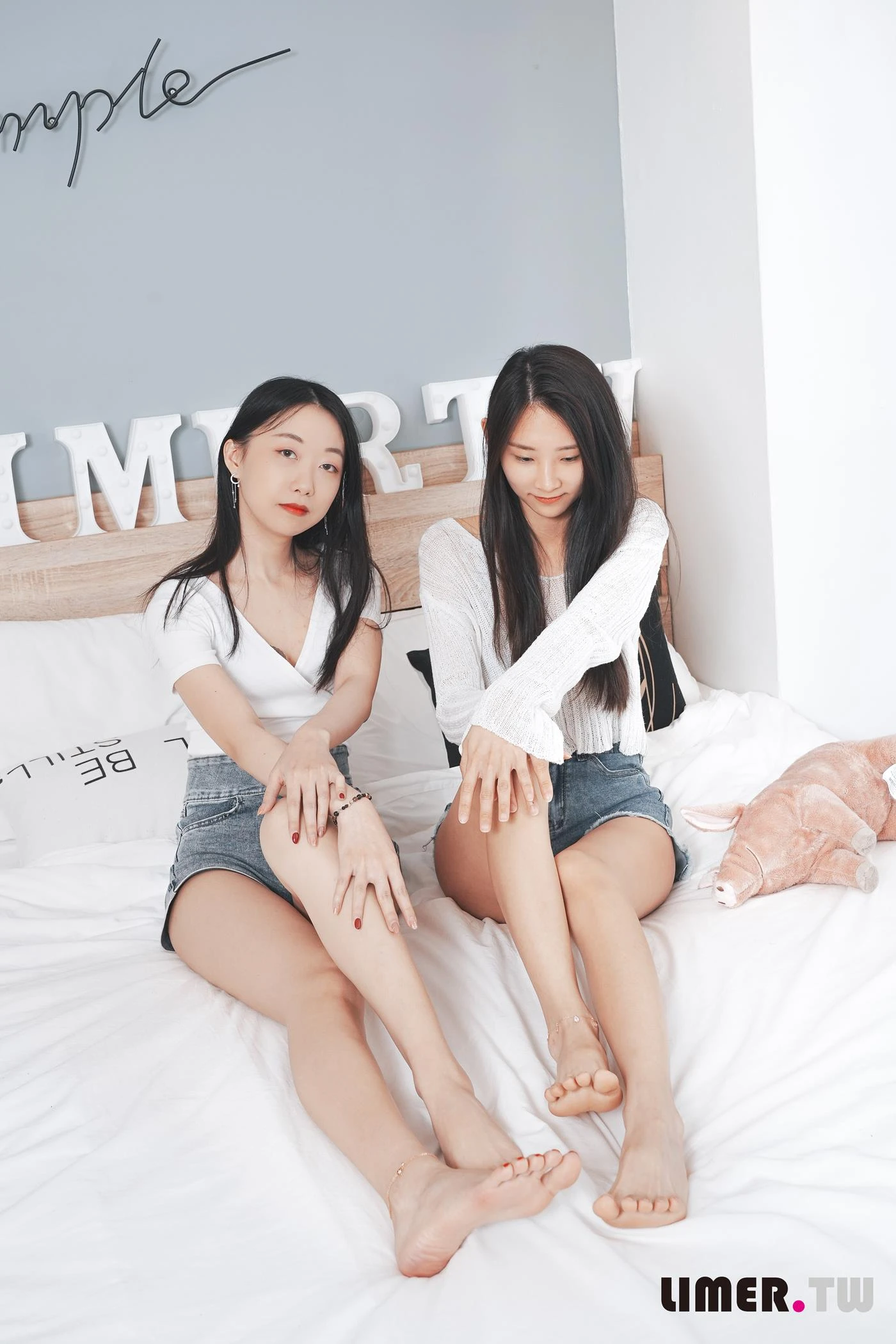Limerence原创 NO.040 EJ+Syuan 女女足底TK地狱崩溃求饶[140P/2V/6.56GB]