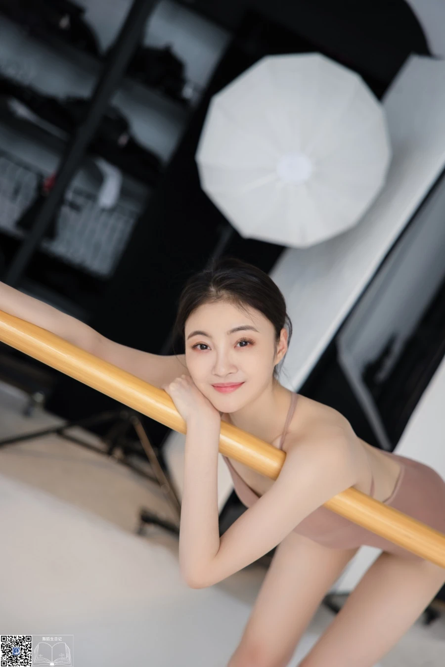 [GALLI嘉丽]舞蹈生日记 001 – 毛毛 [54P/401MB]