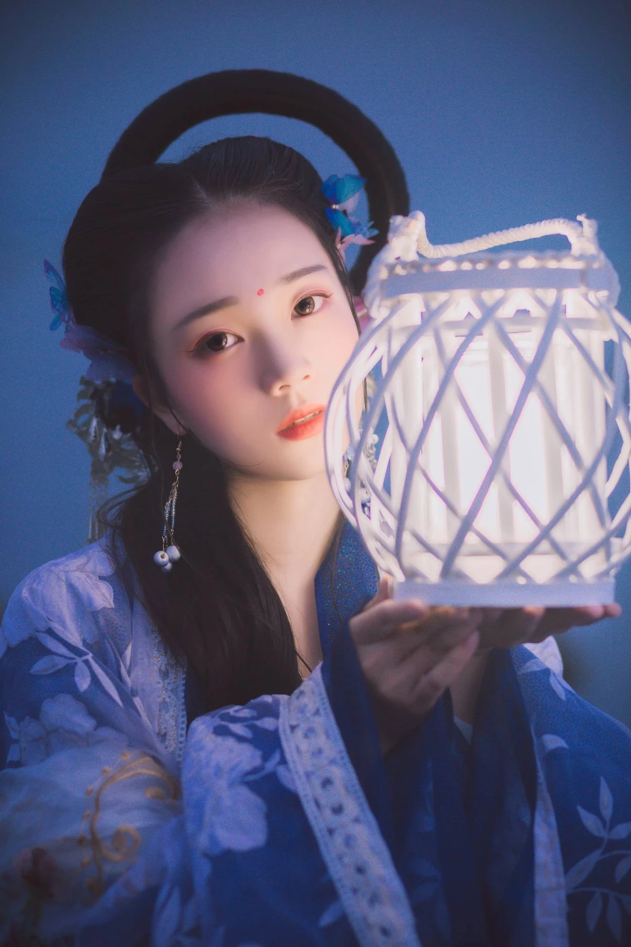 [YITUU艺图语] 2022.03.09 海韵 秋哒哒– [26P/538MB]