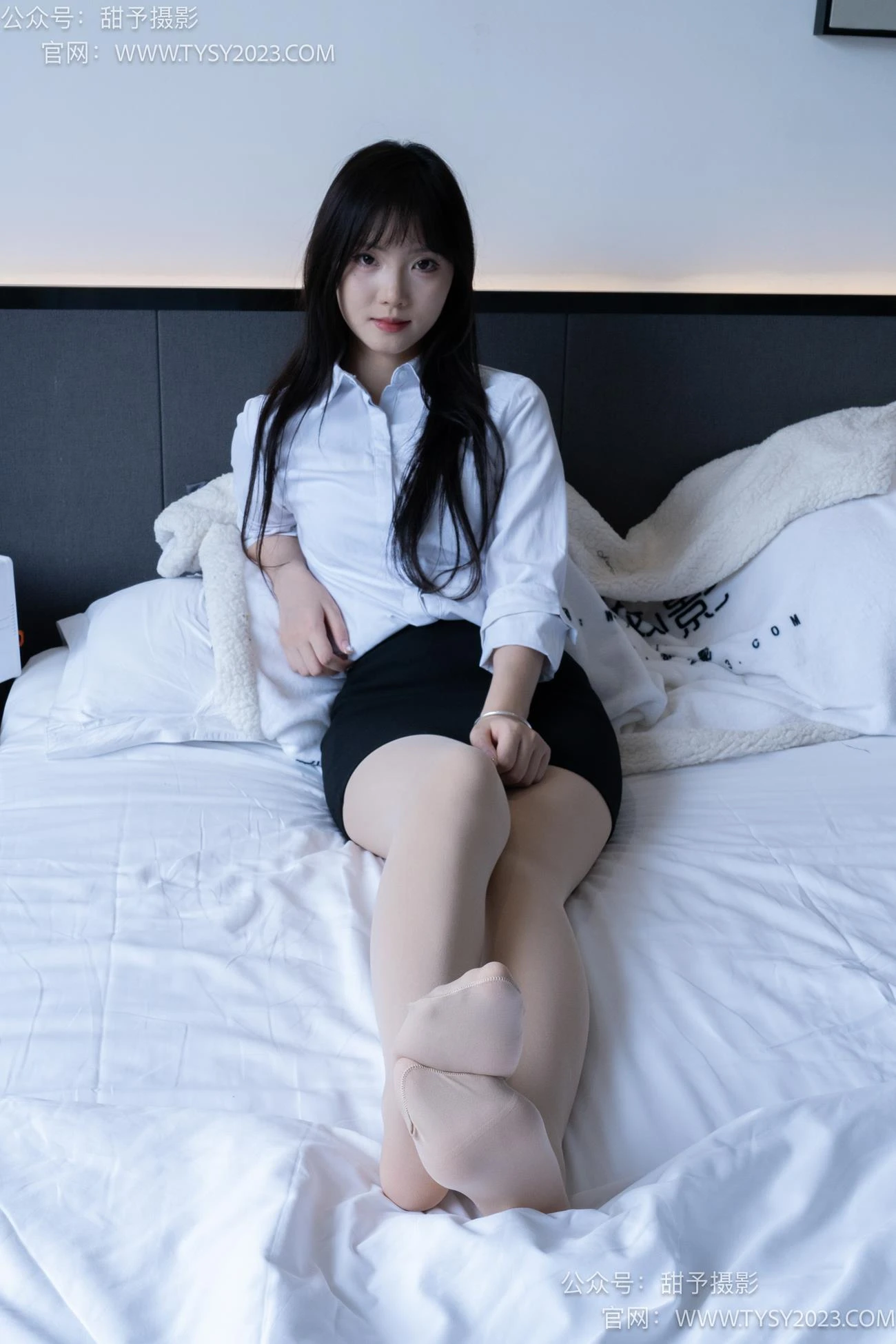 甜予摄影 NO.101期：璇璇-OL至服、板鞋、高跟鞋、厚肉丝（完整版）[136P/2V/10.21GB]