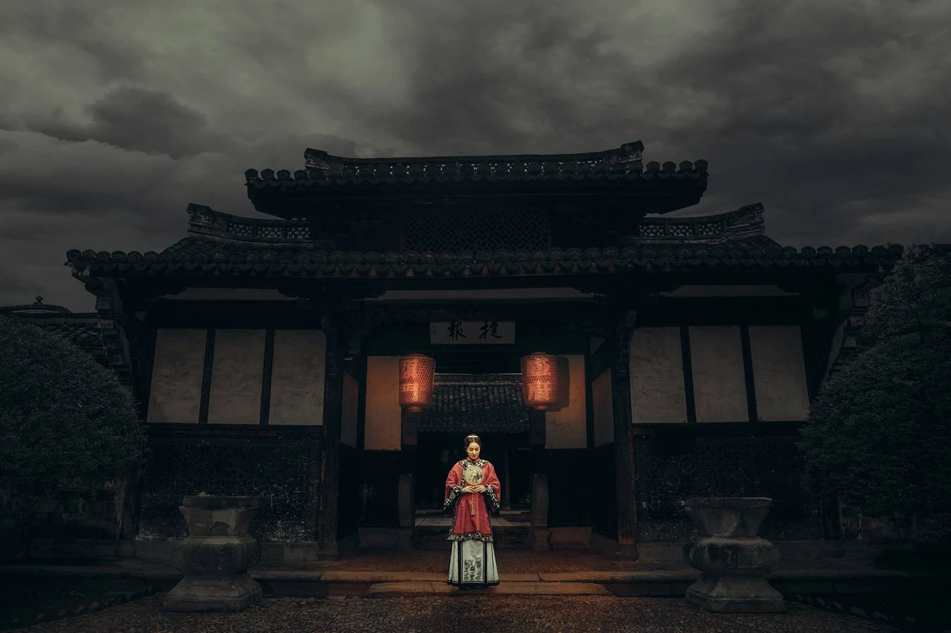[YITUU艺图语] 2022.05.10 乡愁如酒 敏敏 [26P/228MB]