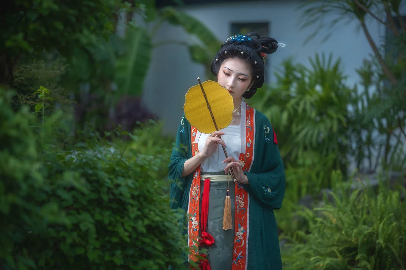 [YITUU艺图语] 2022.05.14 春日游园 朱婉婷 [23P/382MB]