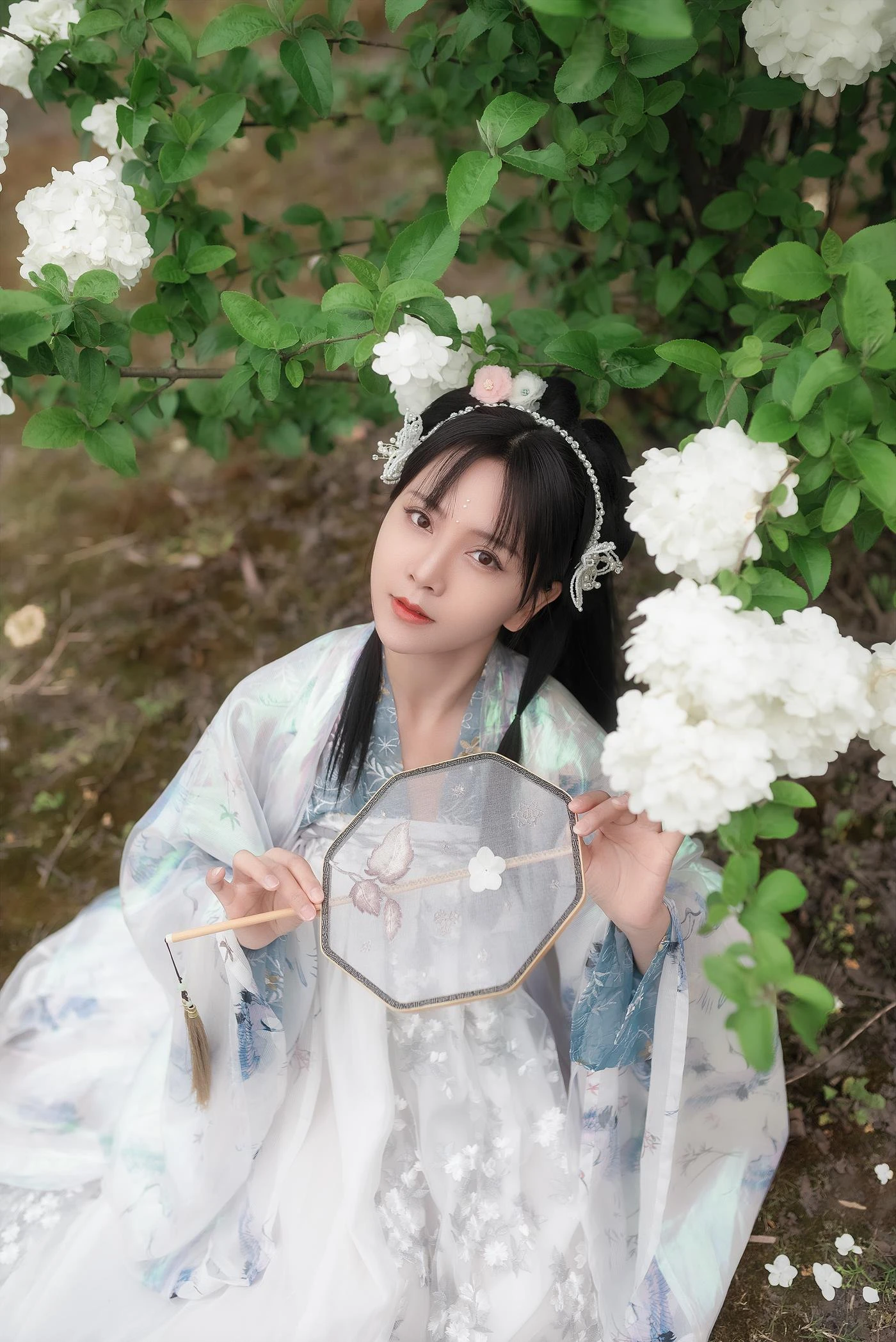 [YITUYU艺图语] 2022.03.02 春日酒 秋山AkI [23P/480MB]