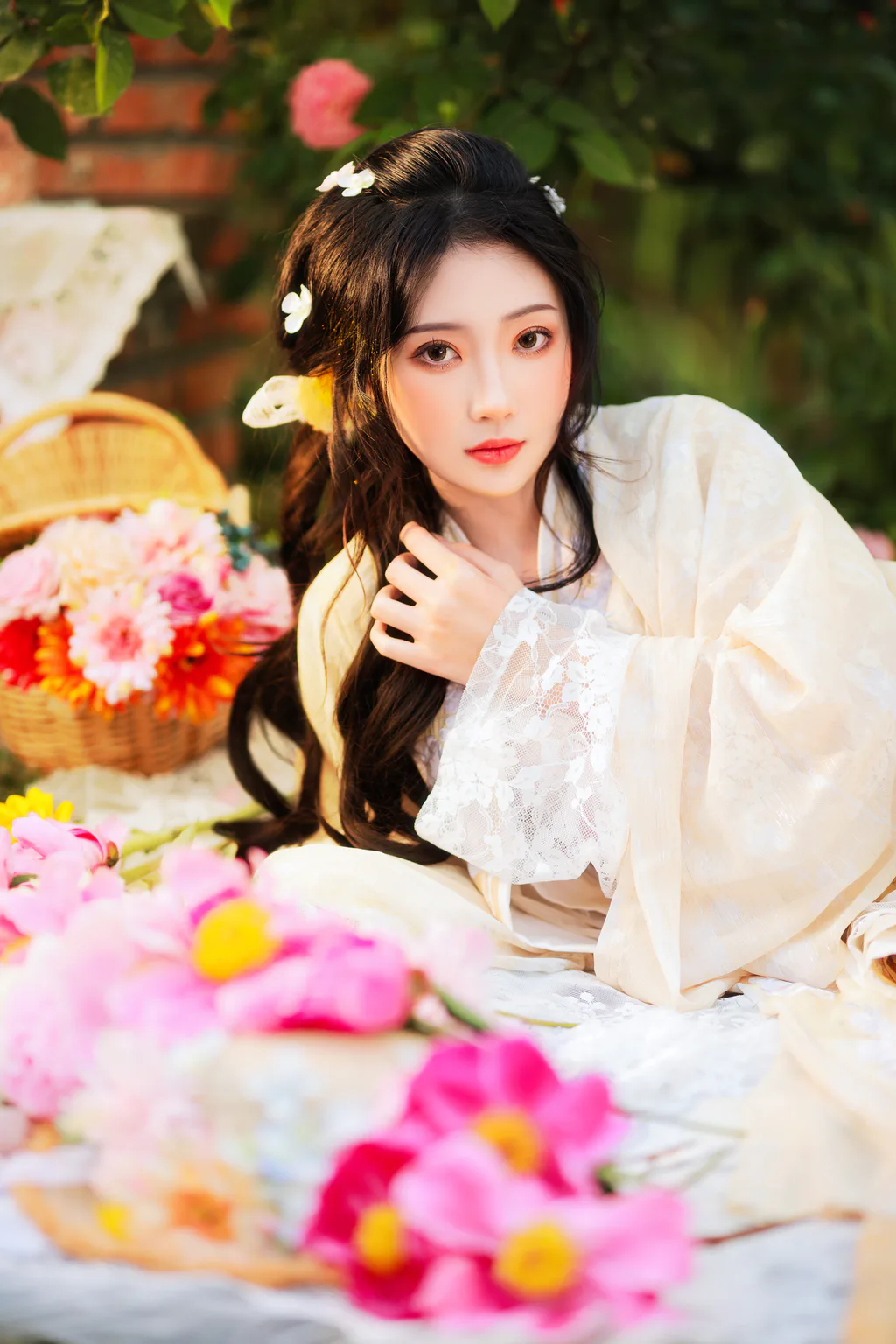 [YITUYU艺图语]2023.04.18 午后玫瑰 柳柳杨柳柳_ [22+1P/147MB]