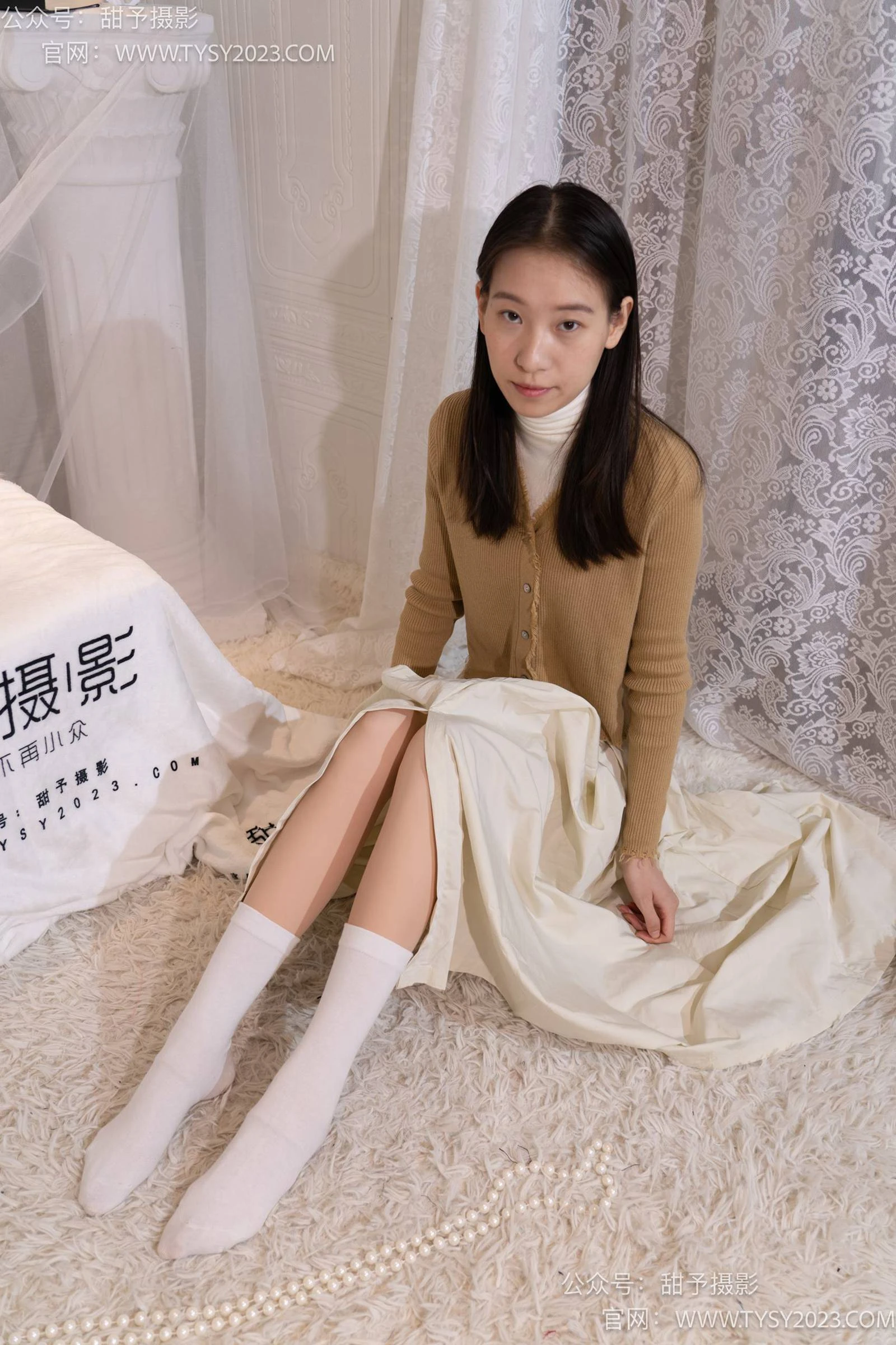 甜予摄影 NO.013 帆帆-平底鞋、白棉袜、裸足[130P/2V/9.91GB]