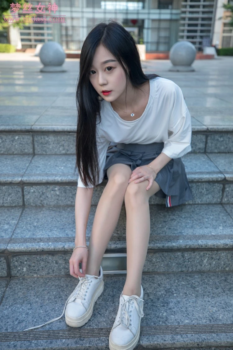 [MSLASS梦丝女神] 2019-06-14 灵灵 甜静的明星脸 [64P/344MB]