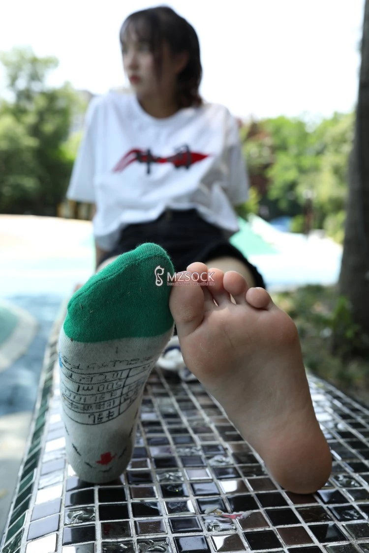 [MZSOCK]爱镁足 No.037 悦悦 捕获一只小可爱 [163P/712MB]