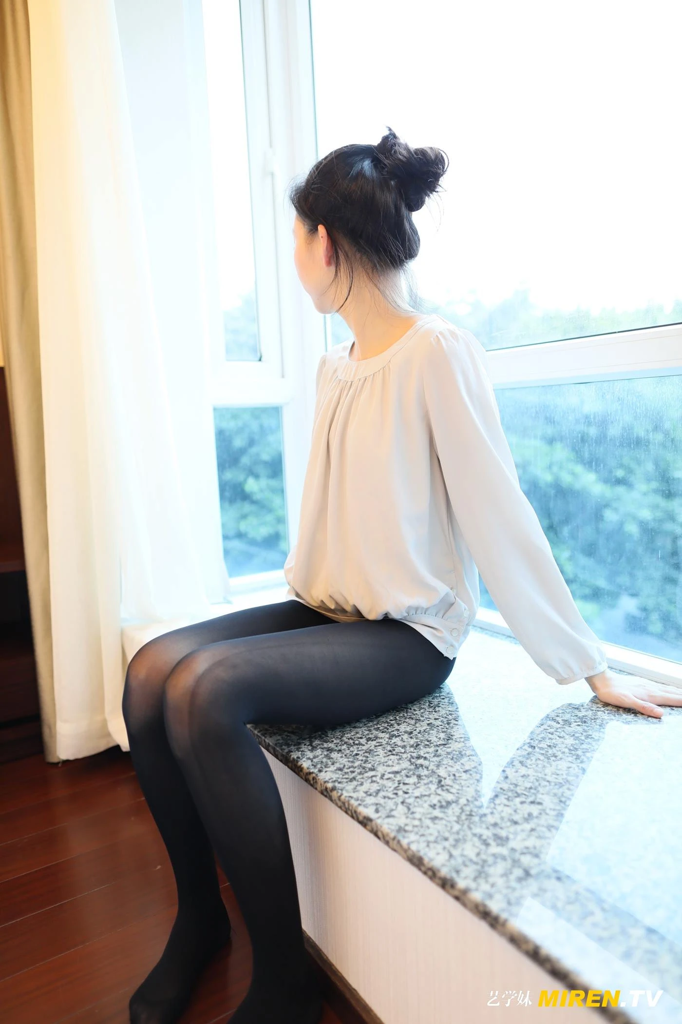 [ROSI艺XUE妹]2020.03.24 NO.107[37+1P/19MB]