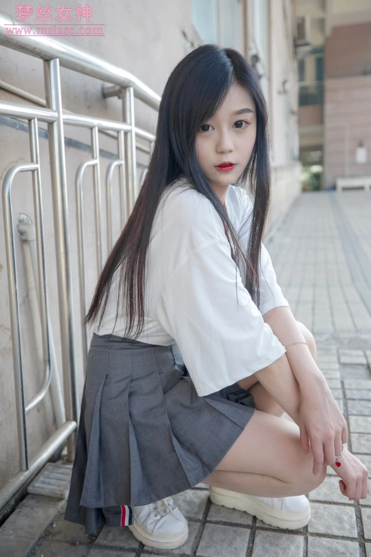[MSLASS梦丝女神] 2019-06-14 灵灵 甜静的明星脸 [64P/344MB]