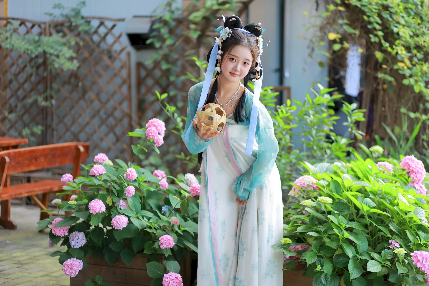 [YITUYU艺图语]2023.06.29 无尽夏 柚二白白[21+1P/157MB]