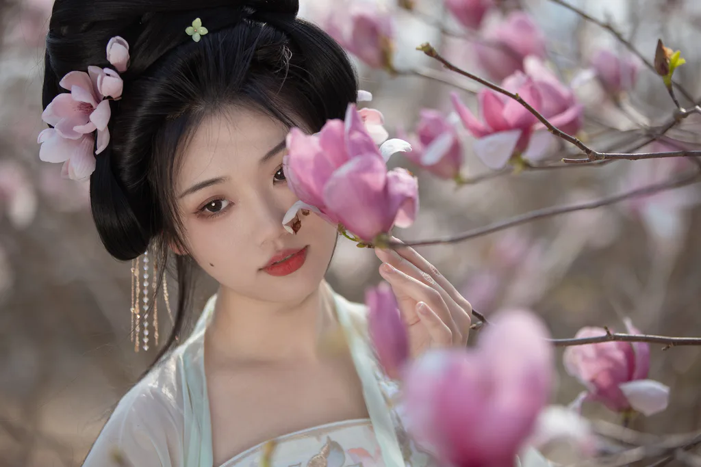 [YITUYU艺图语]2023.03.26 玉兰 晚江亭[32+1P/297MB]