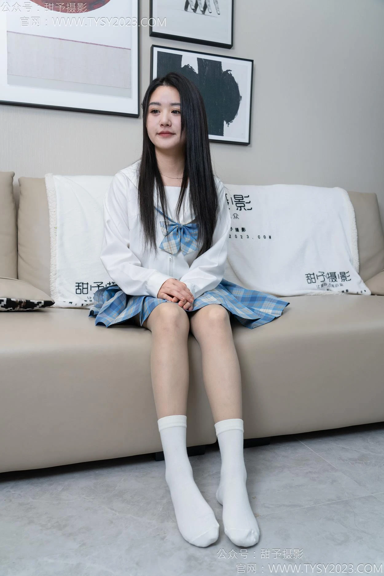 甜予摄影 NO.154 澜澜-帆布鞋、白棉袜、薄灰丝、跺脚抖腿剧情[129P/2V/10.3GB]