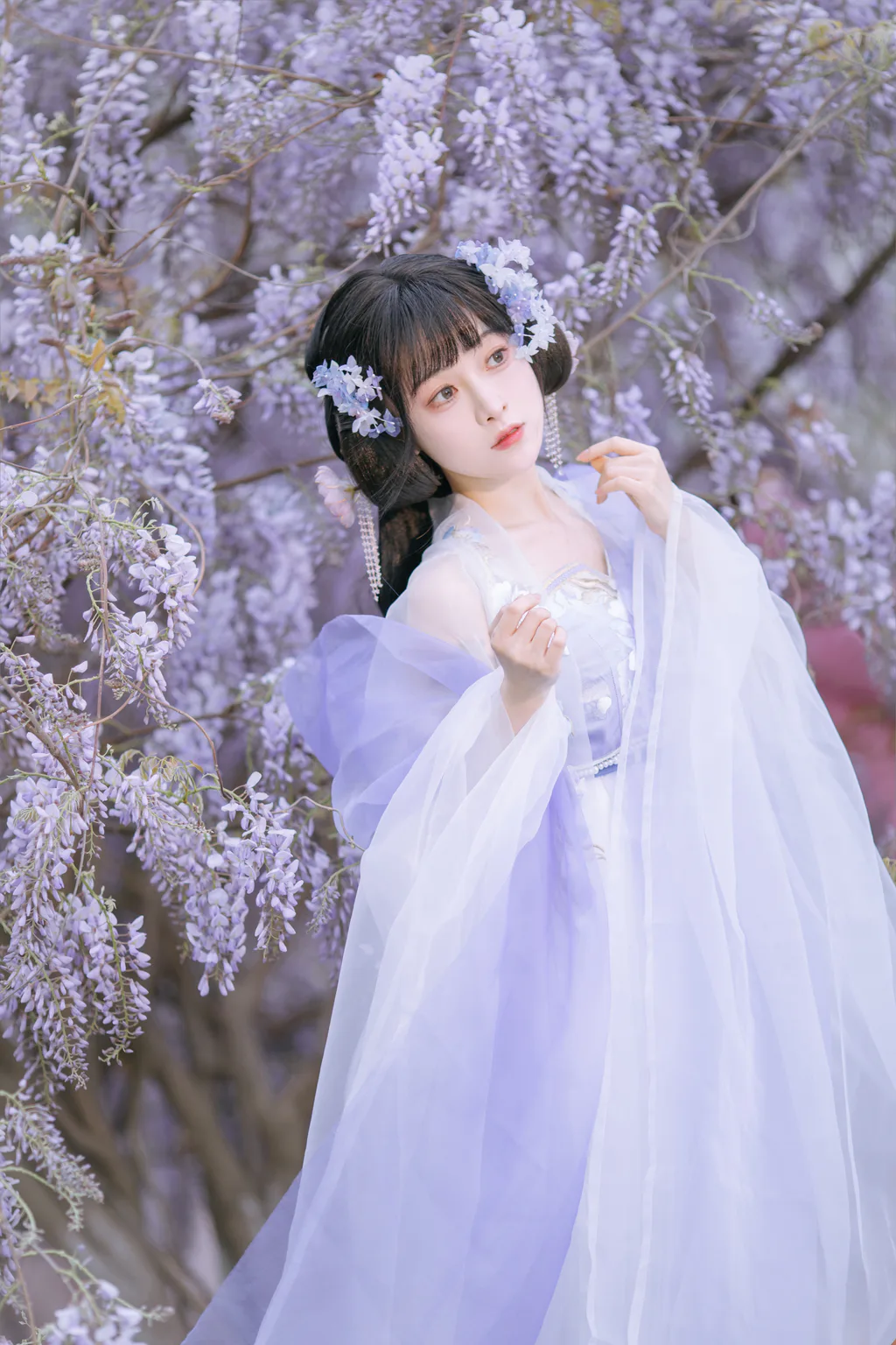 [YITUYU艺图语]2023.04.24 紫藤小花仙 麻辣孔雀 [19+1P/131MB]