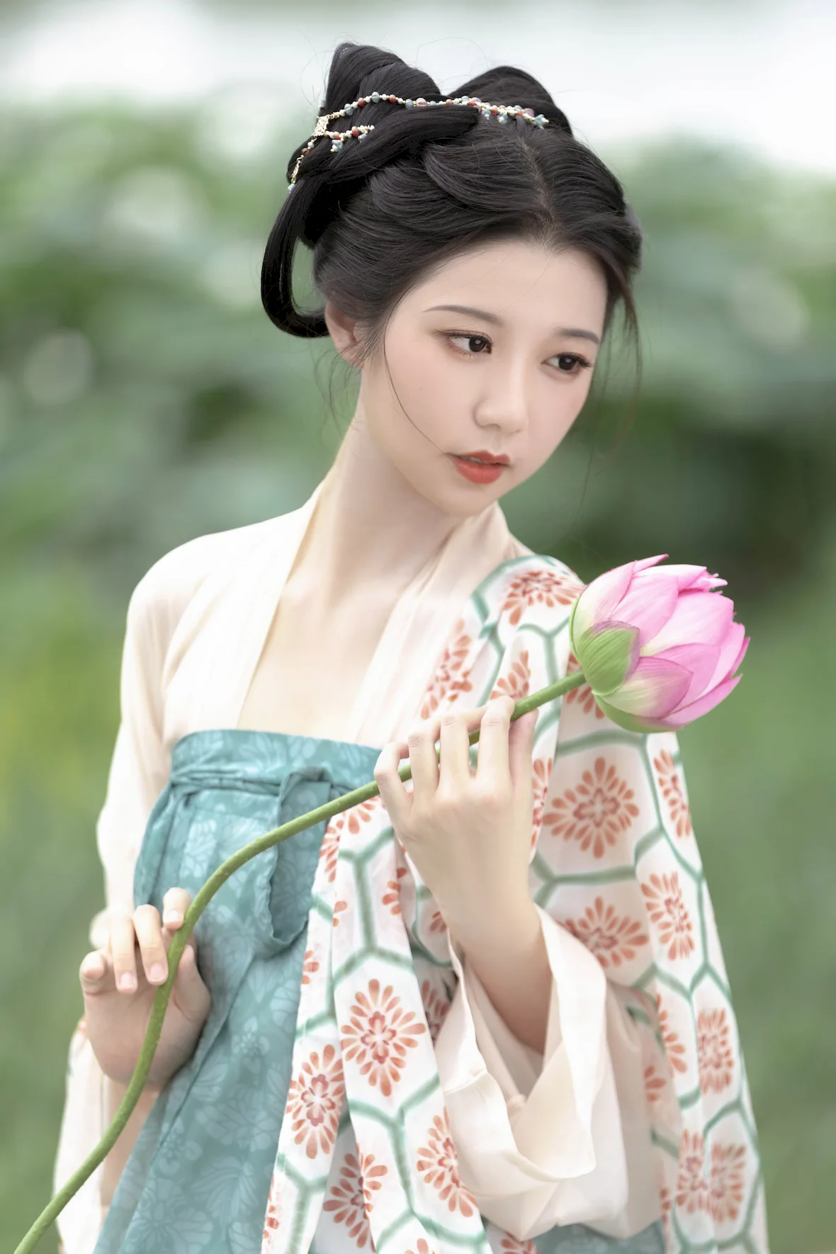 [YITUYU艺图语]2023.07.03 荷 焦宝[37+1P/332MB]