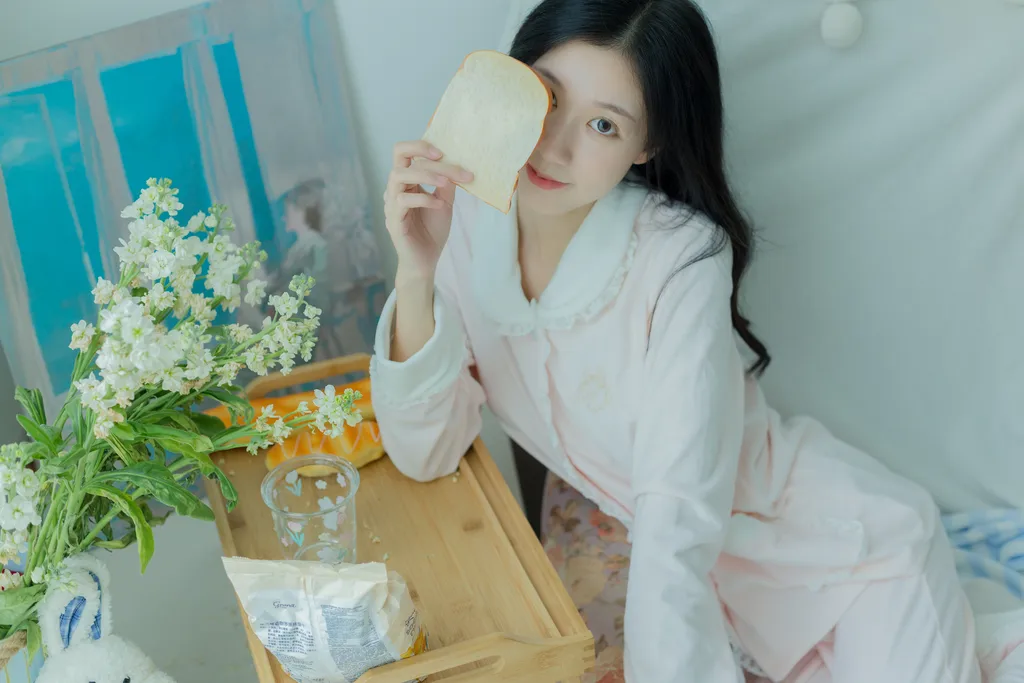 [YITUYU艺图语]2022.11.11 降温日记 饲猫少女-[29+1P/245MB]