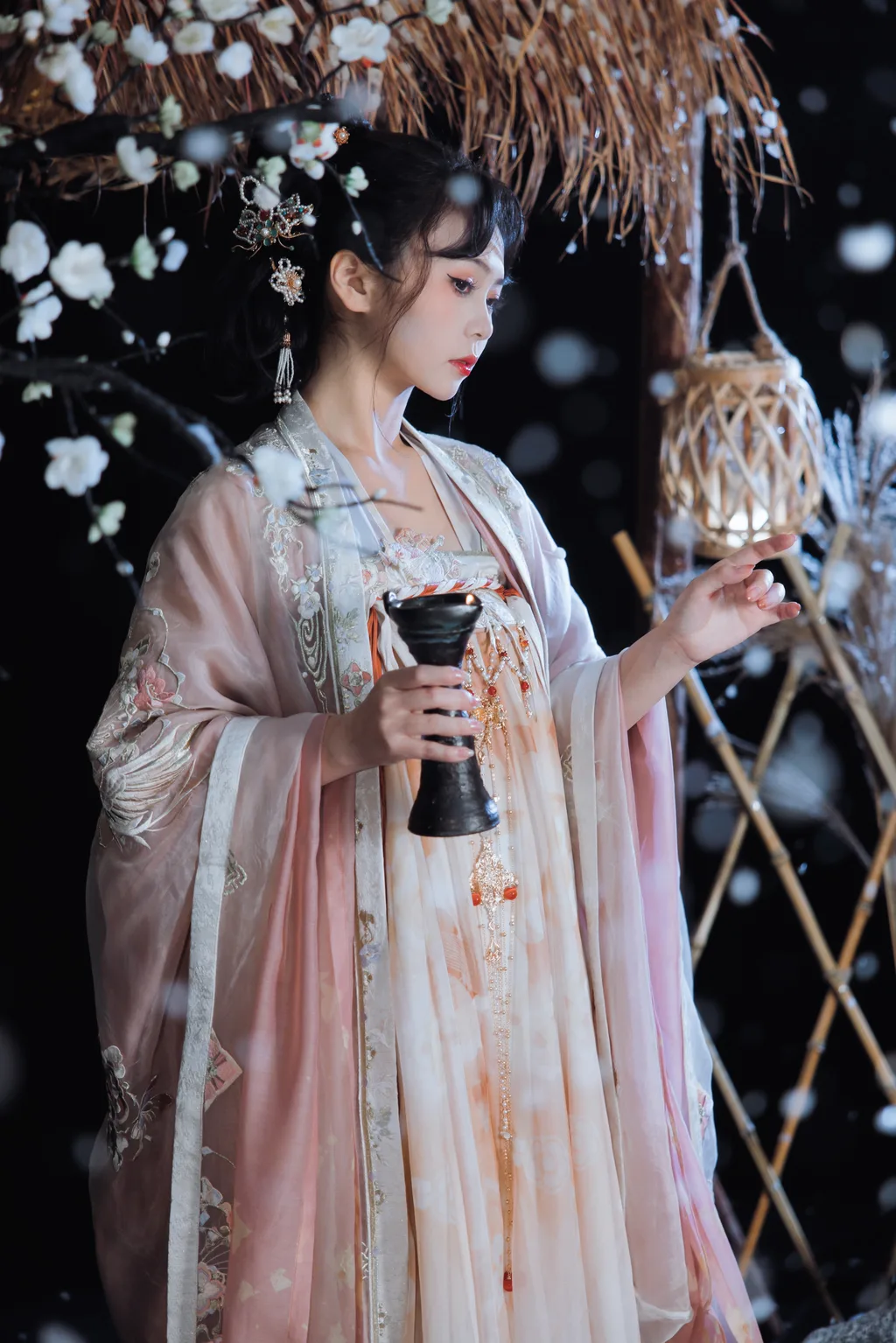 [YITUYU艺图语]2023.03.05 风雪等归人 阡墨红尘[21+1P/472MB]
