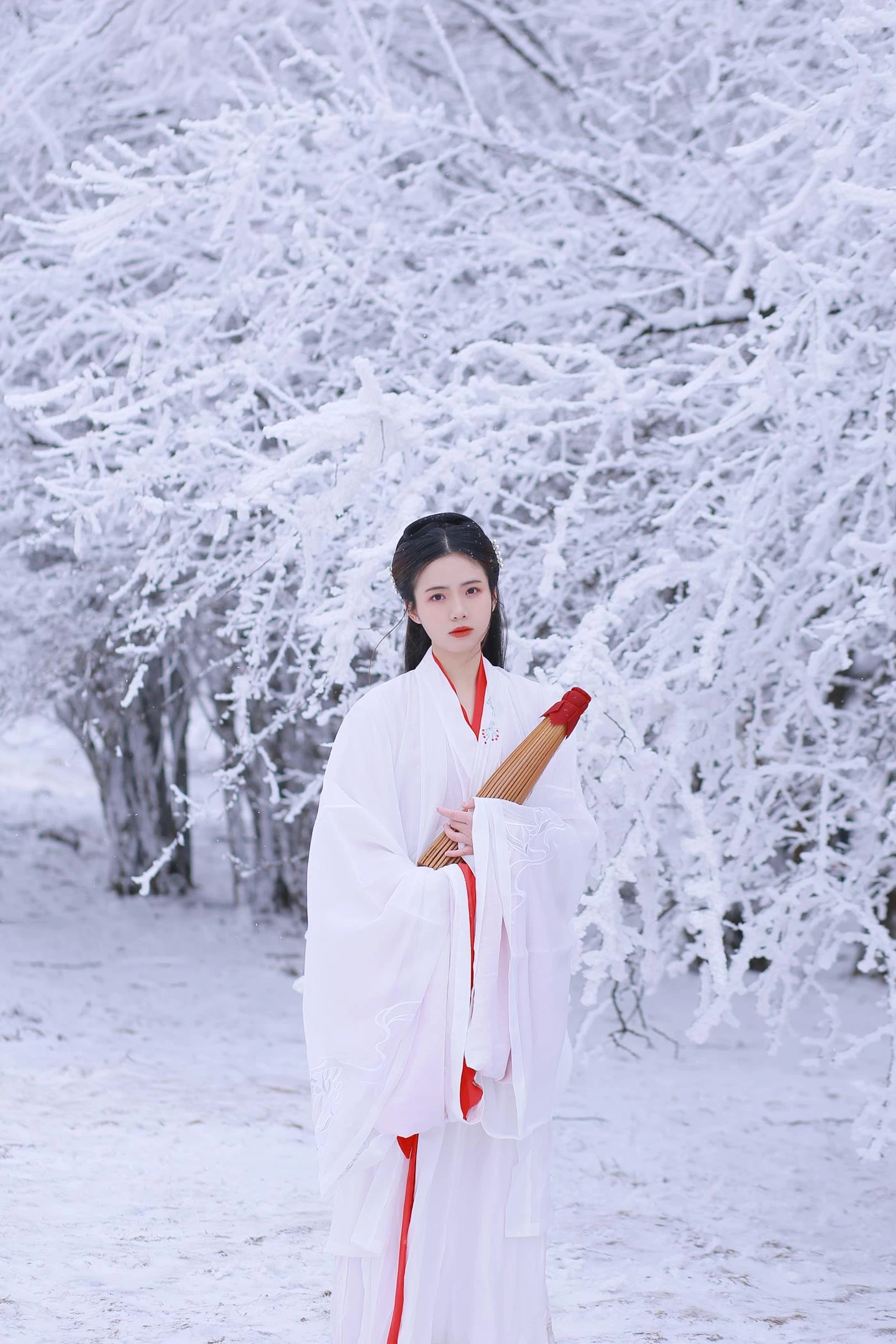 [YITUYU艺图语] 2022.02.27 山中雪后 沂越 [34P/259MB]