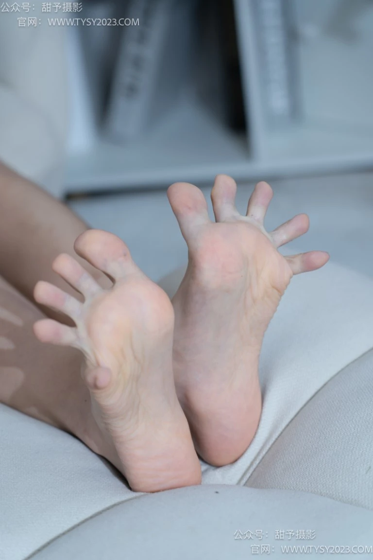 甜予摄影 NO.082期：筱筱-帆布鞋、白棉袜、裸足（完整版）[116P/2V/9.62GB]