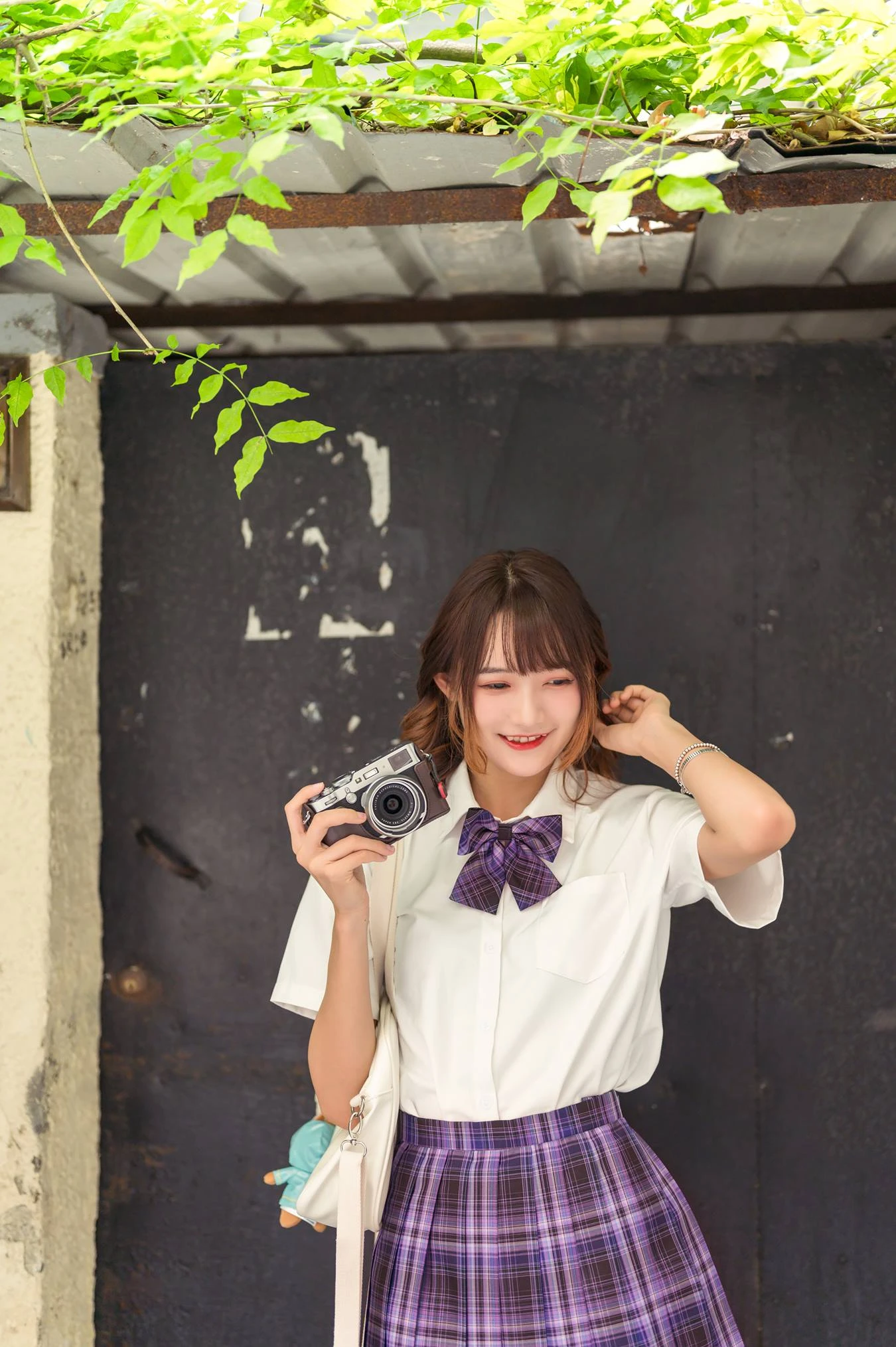 [YITUU艺图语] 2022.05.08 文艺少女 兔子Zzz不吃胡萝卜 [24P/178MB]