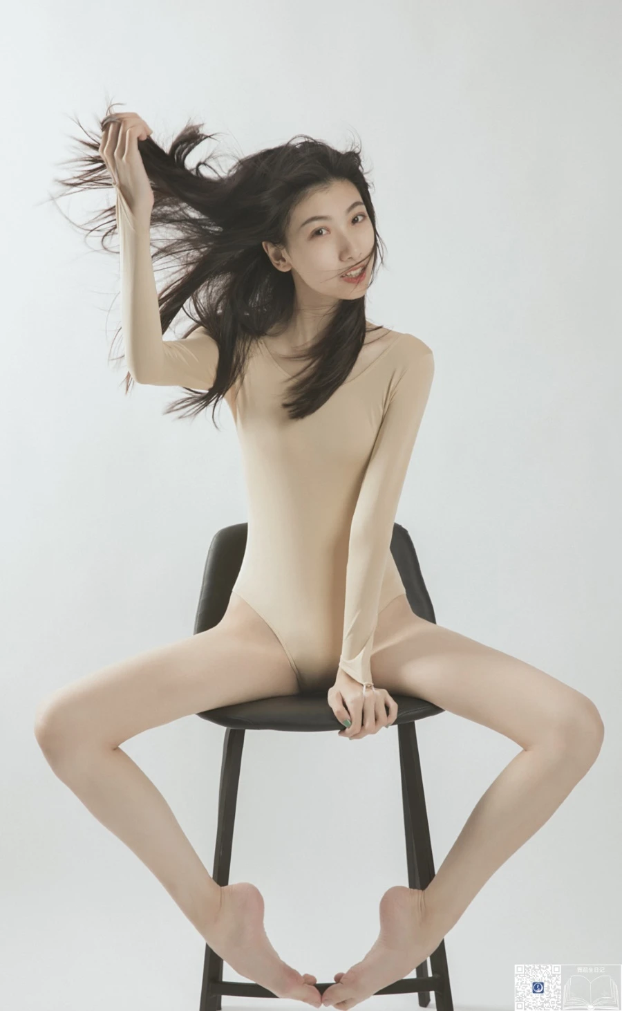 [GALLI嘉丽]舞蹈生日记 010 – 苏薇 [35P/284MB]