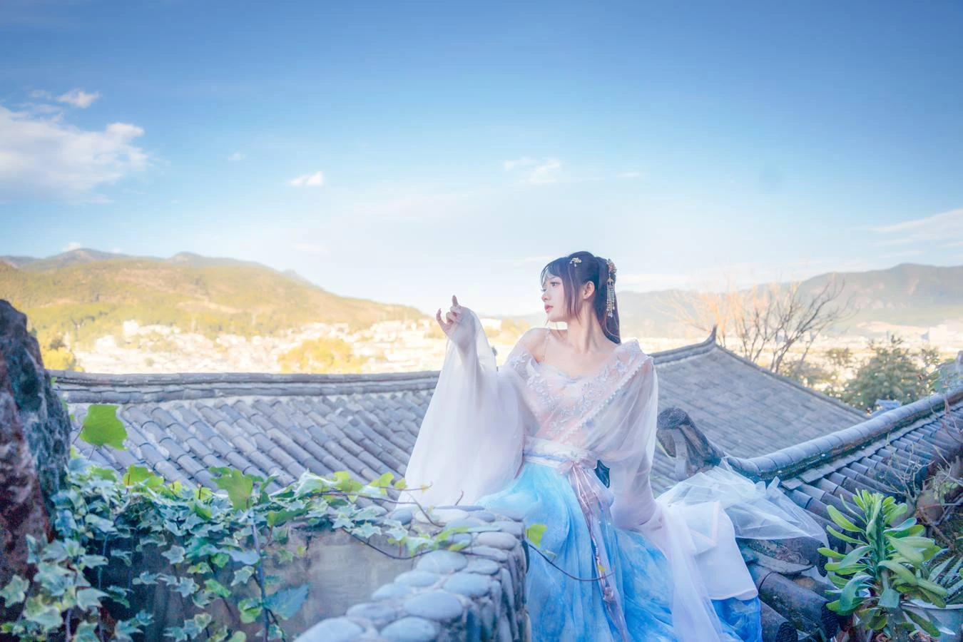 [YITUU艺图语] 2022.05.14 丽江屋顶 兔子Zzz不吃胡萝卜 [23P/169MB]